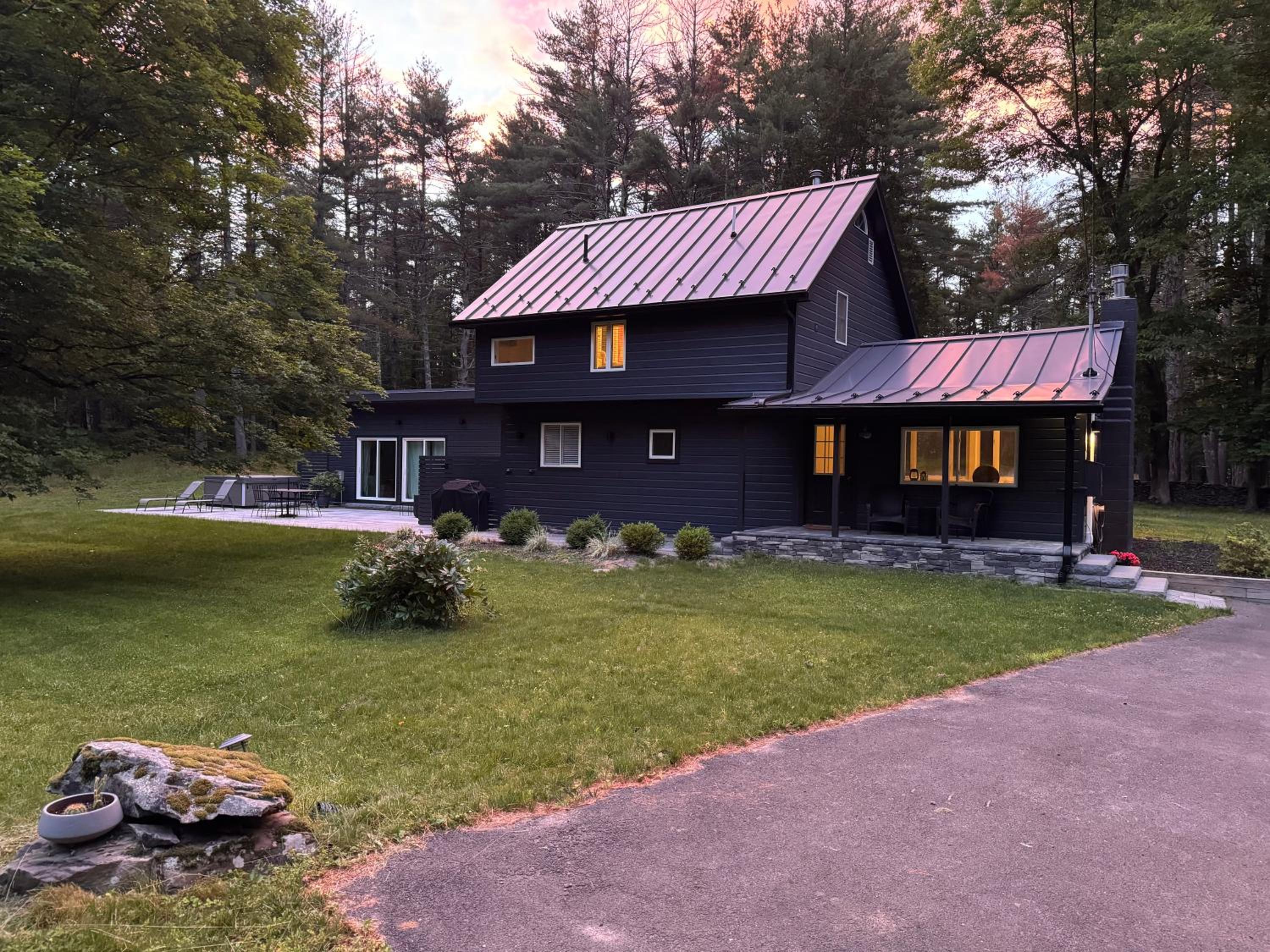 Beautiful Charming Cottage 4 min from Woodstock