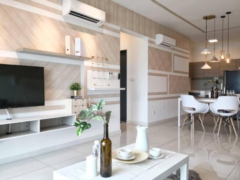 Cozy Home 4-5pax High-speed Wi-Fi 1 min walk Mega Mall photo 5