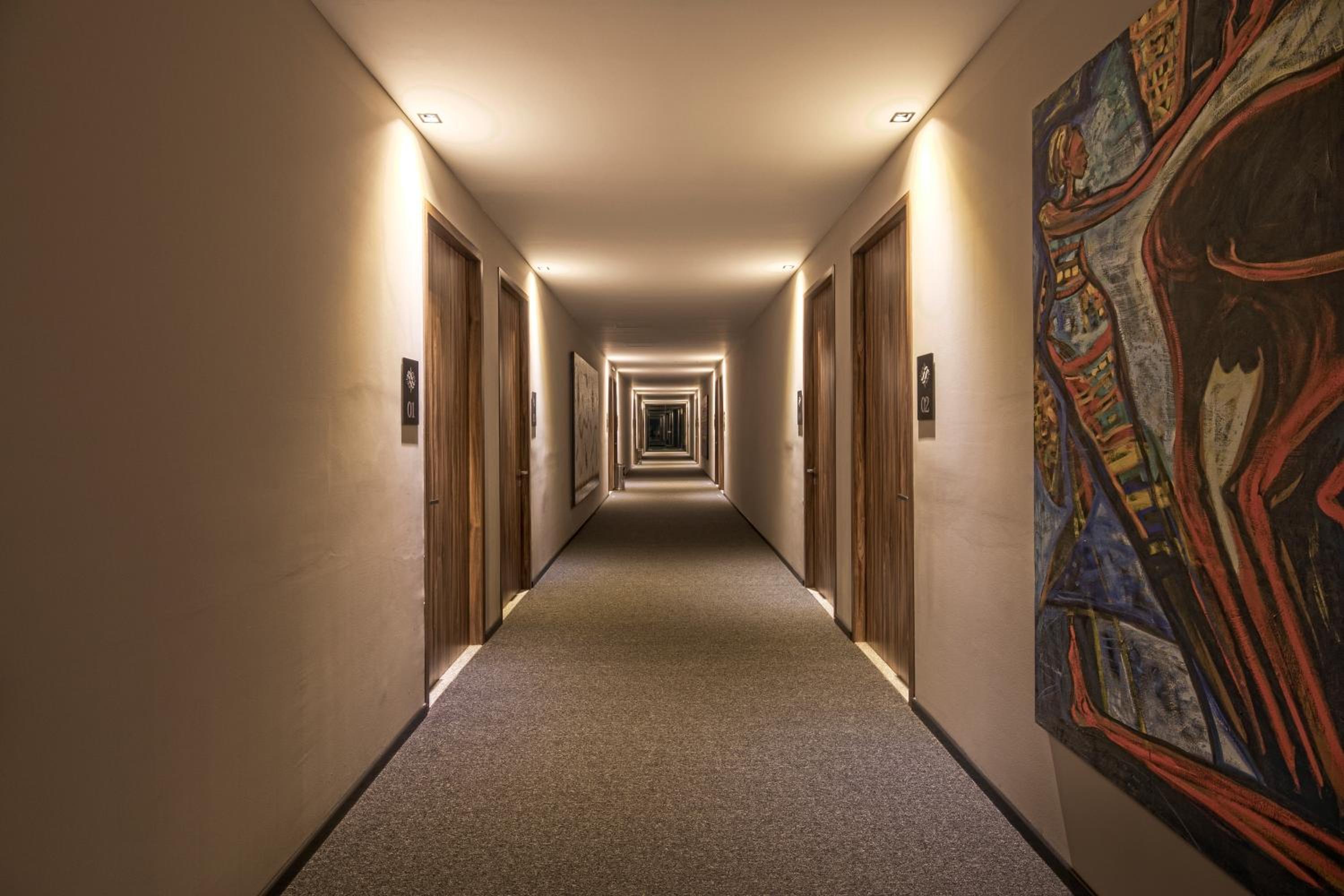 Hotel Kharma Suites - Image 1