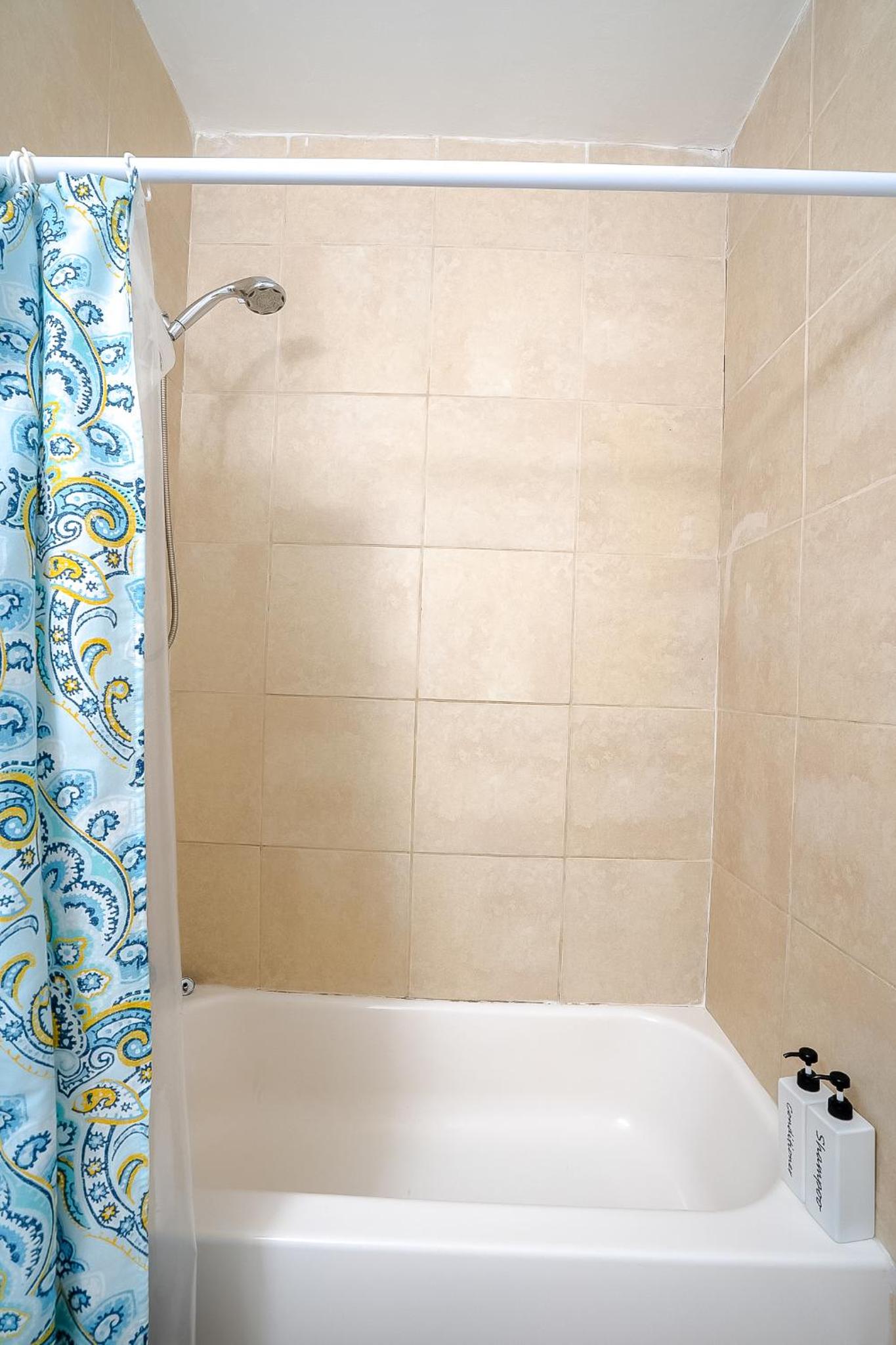 Suarez Art Stay Buena Vista, Sleeps 10, Free Parking photo 3