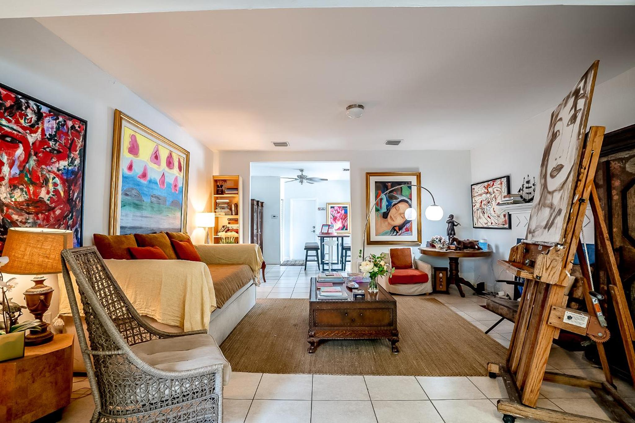 Suarez Art Stay Buena Vista, Sleeps 10, Free Parking photo 4
