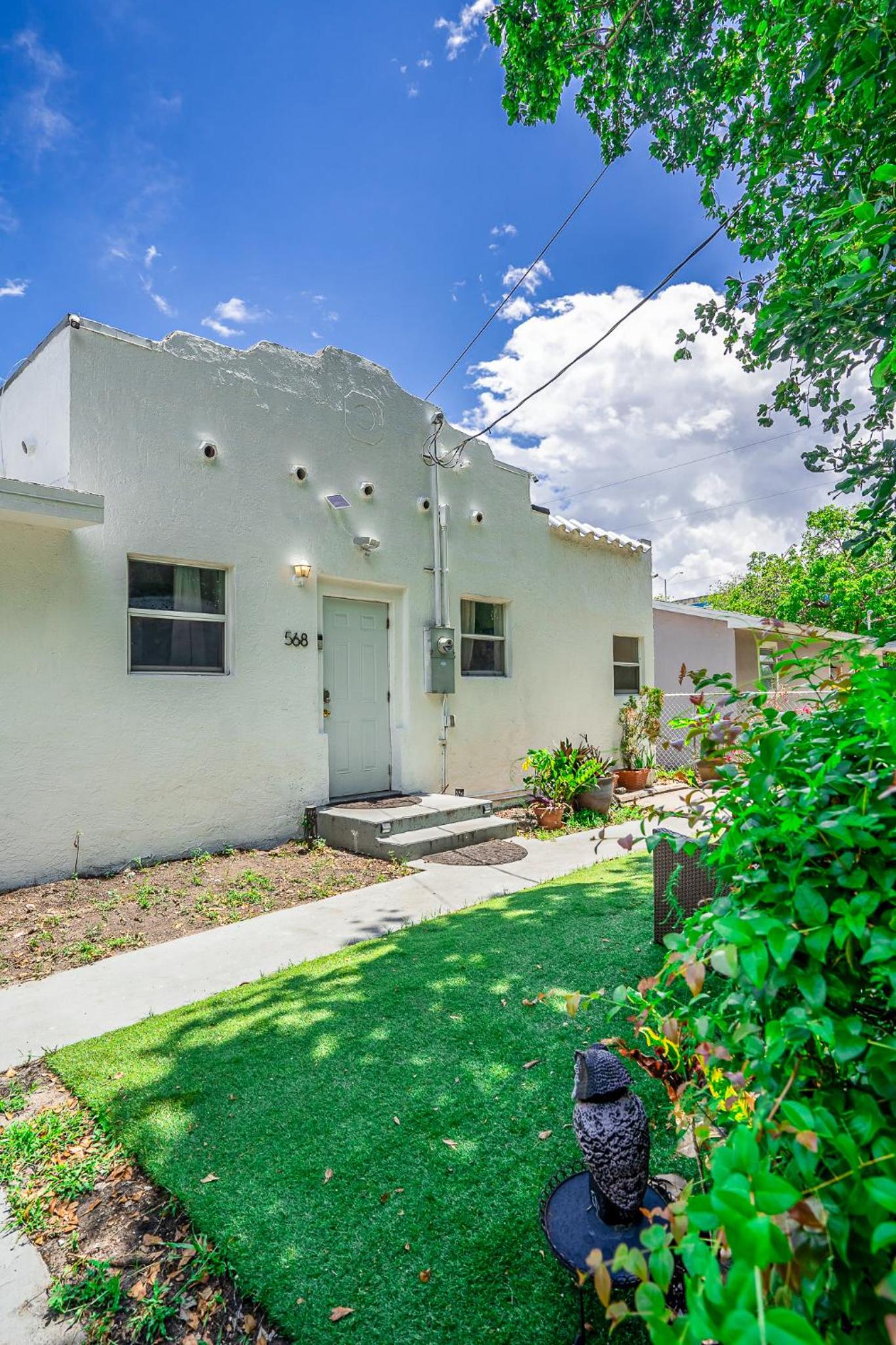 Suarez Art Stay Buena Vista, Sleeps 10, Free Parking — Miami