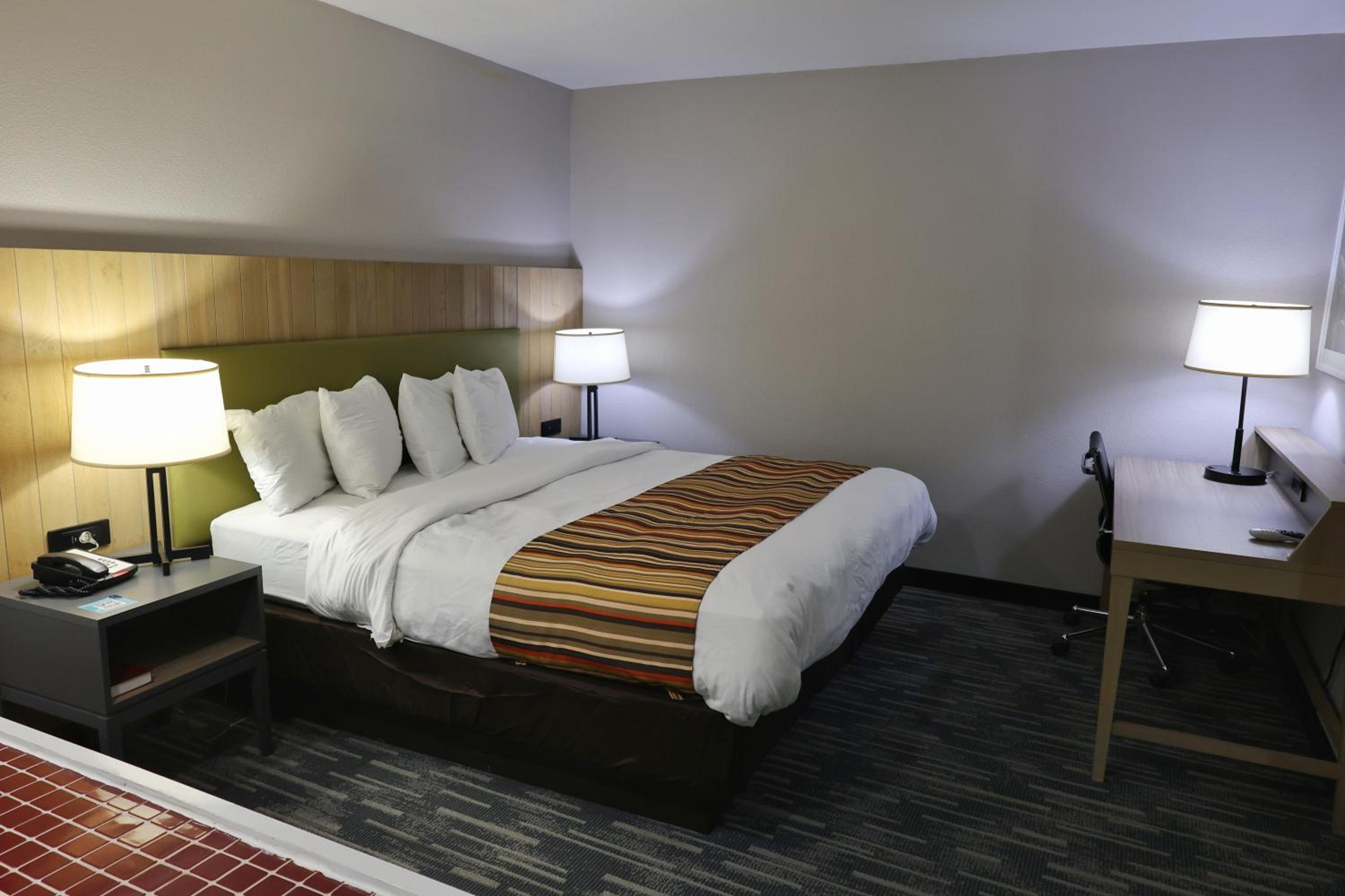 Country Inn & Suites by Radisson, Sparta, WI