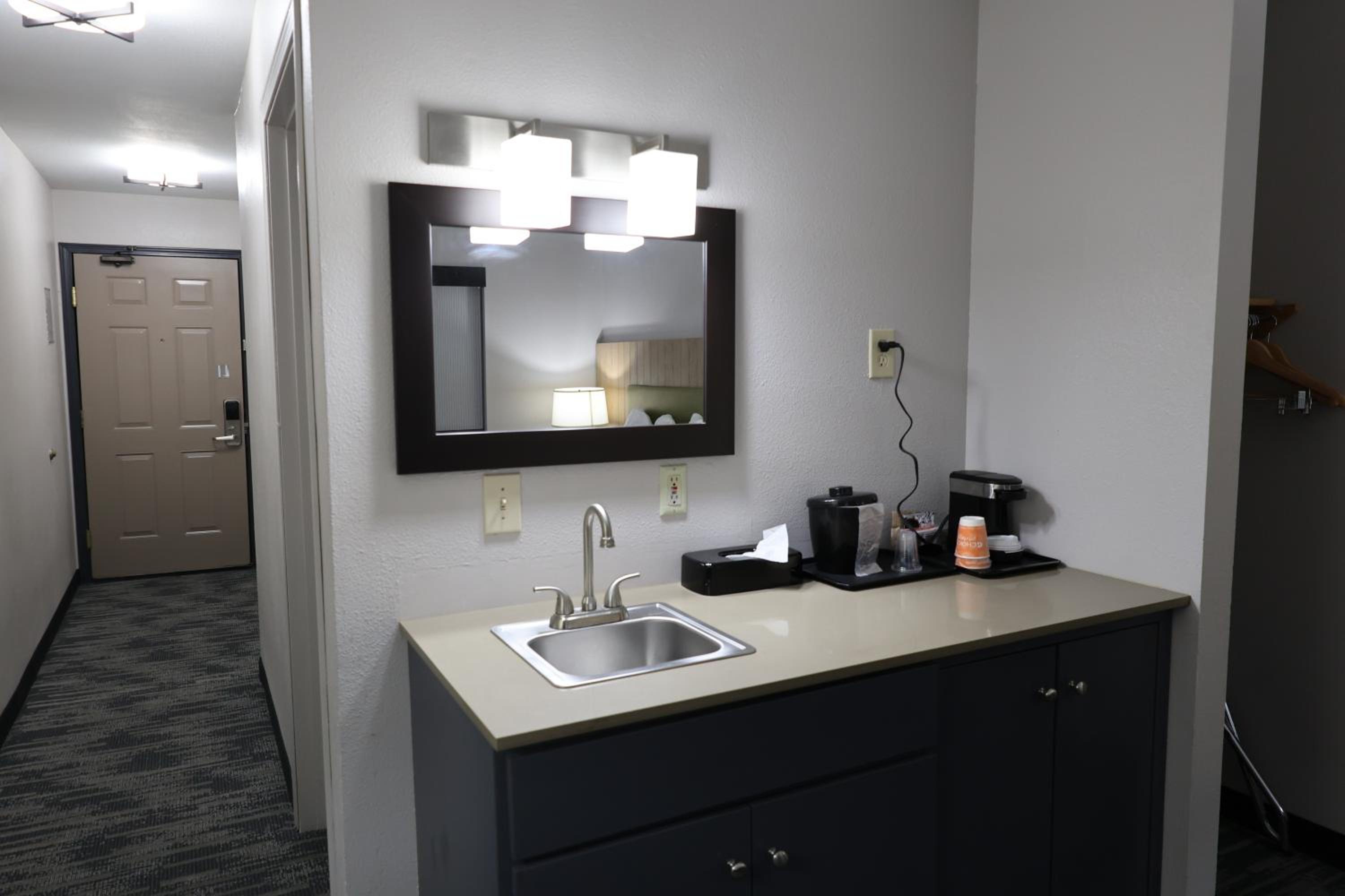 Country Inn & Suites by Radisson, Sparta, WI