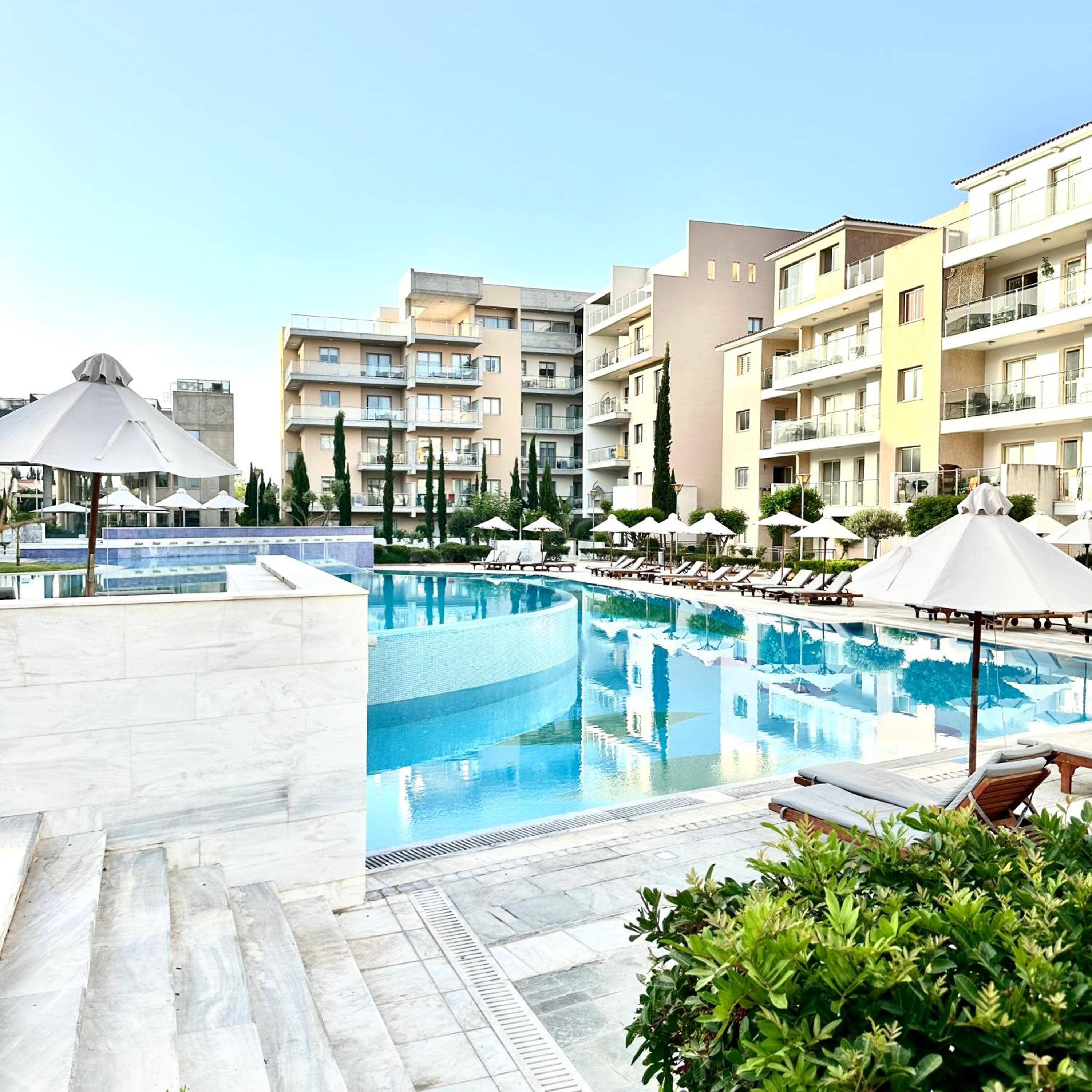 ELYSIA PARK - 2 BED SEAVIEW APT