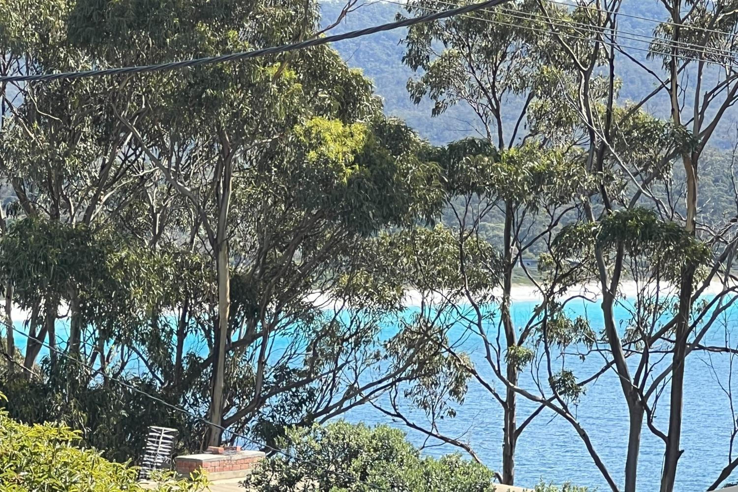 TOP DECK - Panoramic water views of the Bay of Fires