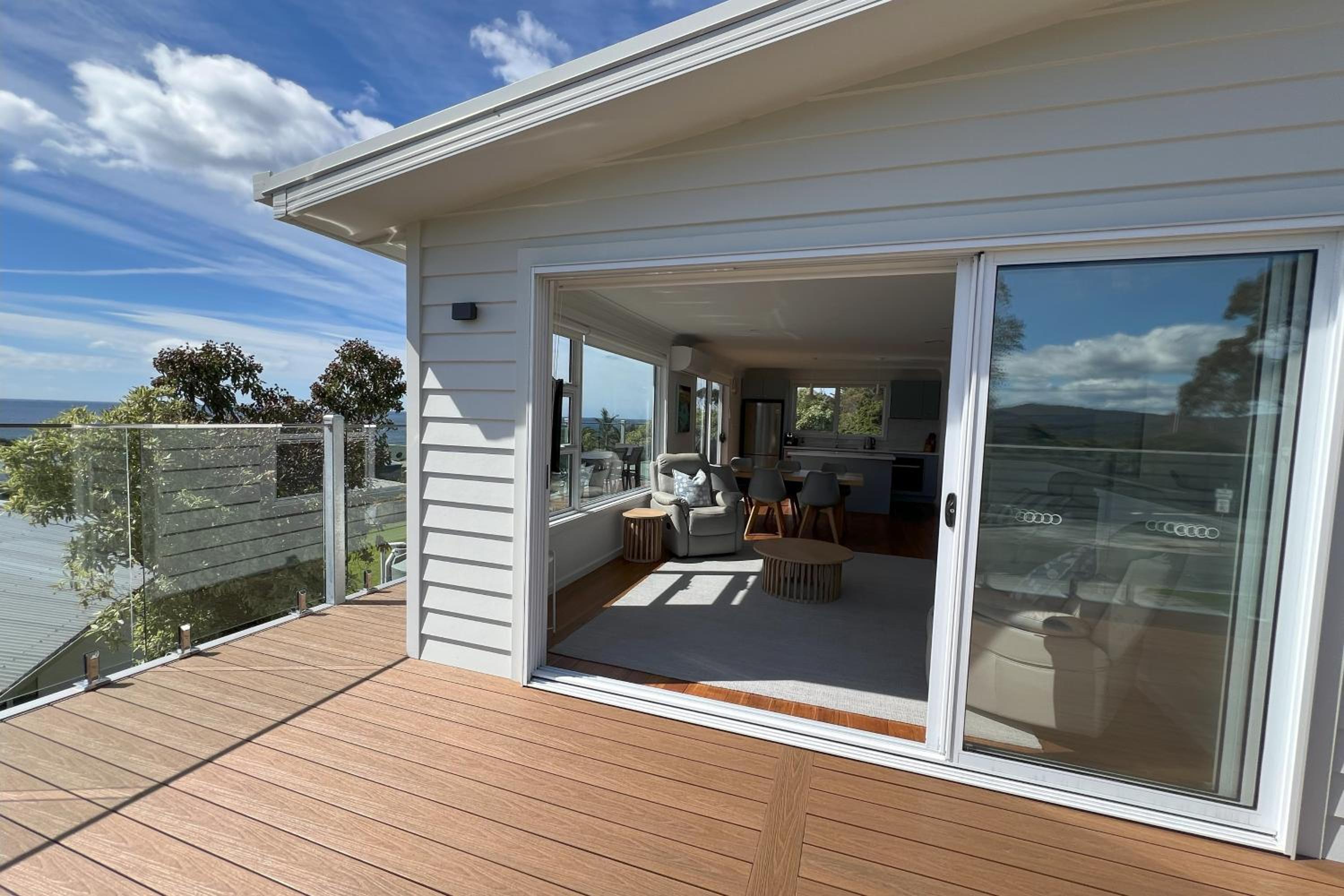 TOP DECK - Panoramic water views of the Bay of Fires