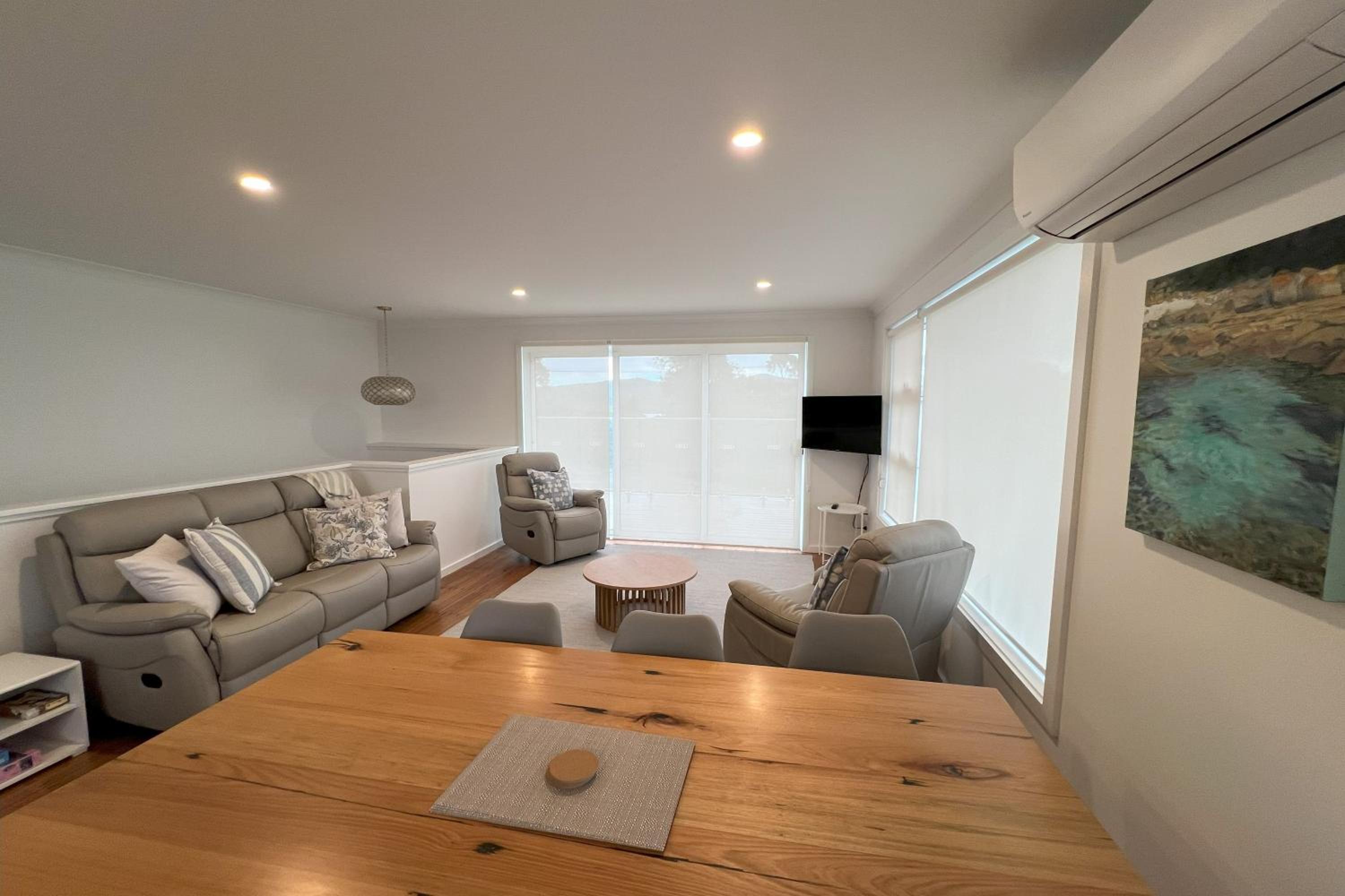 TOP DECK - Panoramic water views of the Bay of Fires