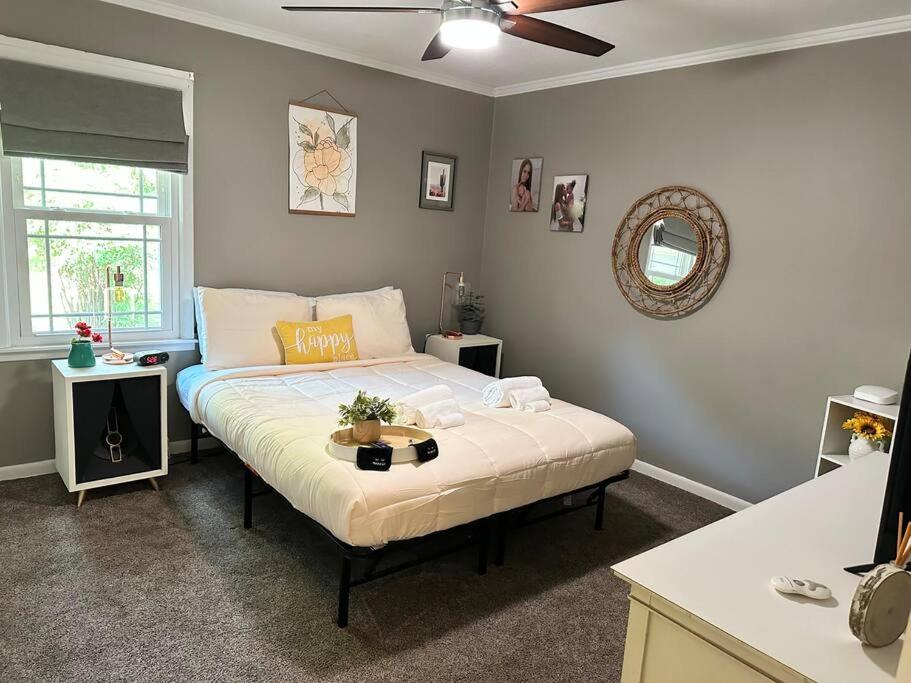 StayCation 3bed 2bath Kids,Pet-friendly with Games view 4