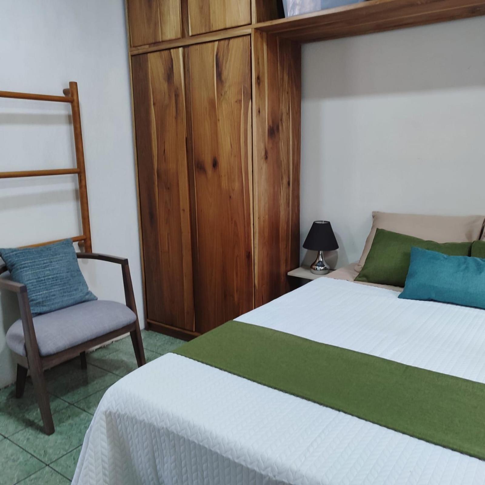 Hojas Verdes Rental House Excelente ubicación cerca de Campo Ferial Palmares