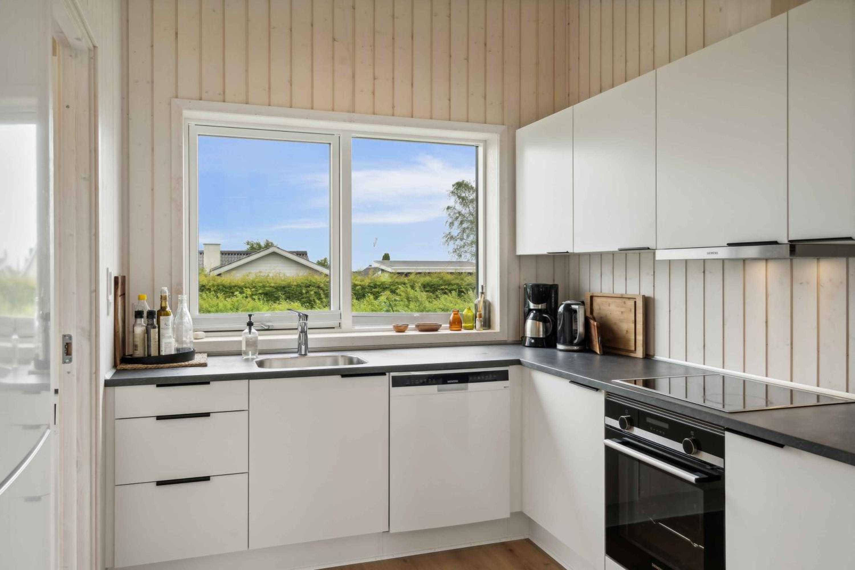 Cosy Summerhouse Near The Waterfront