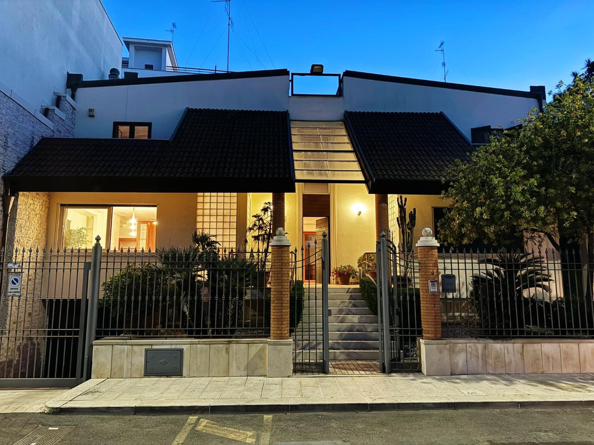 Luxury Palace Di Bitonto view 3