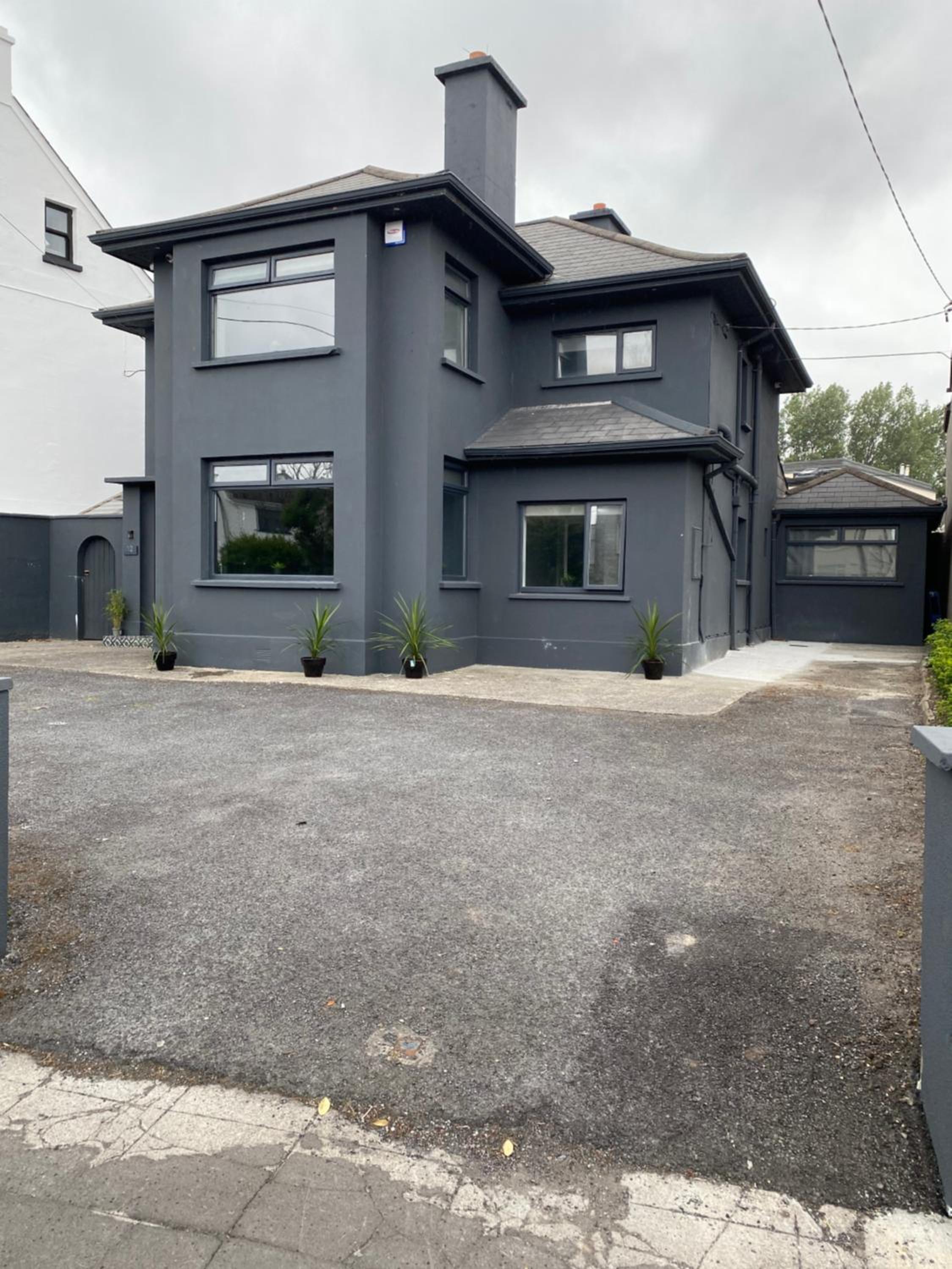 Twelve - Boutique Guest House -Galway City Centre -6 Bed En-Suite - Free Parking view 2