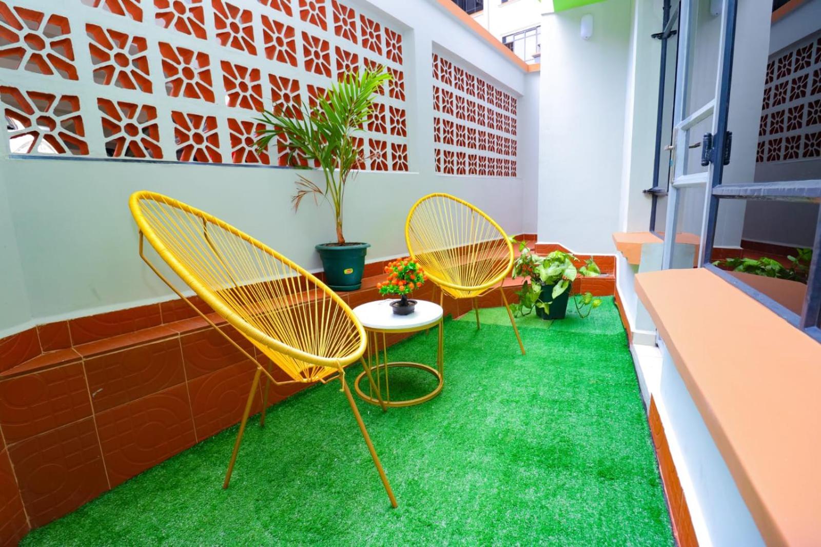 Westland's 1bedroom- Best Rated Lounge view 2