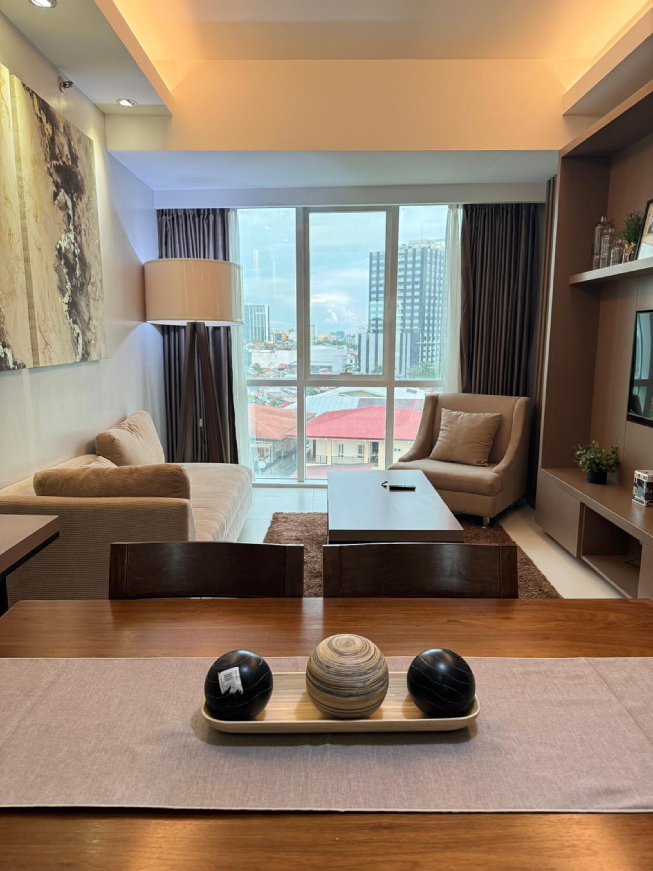 Monarch Suites at Padgett Cebu w/ pool near Ayala