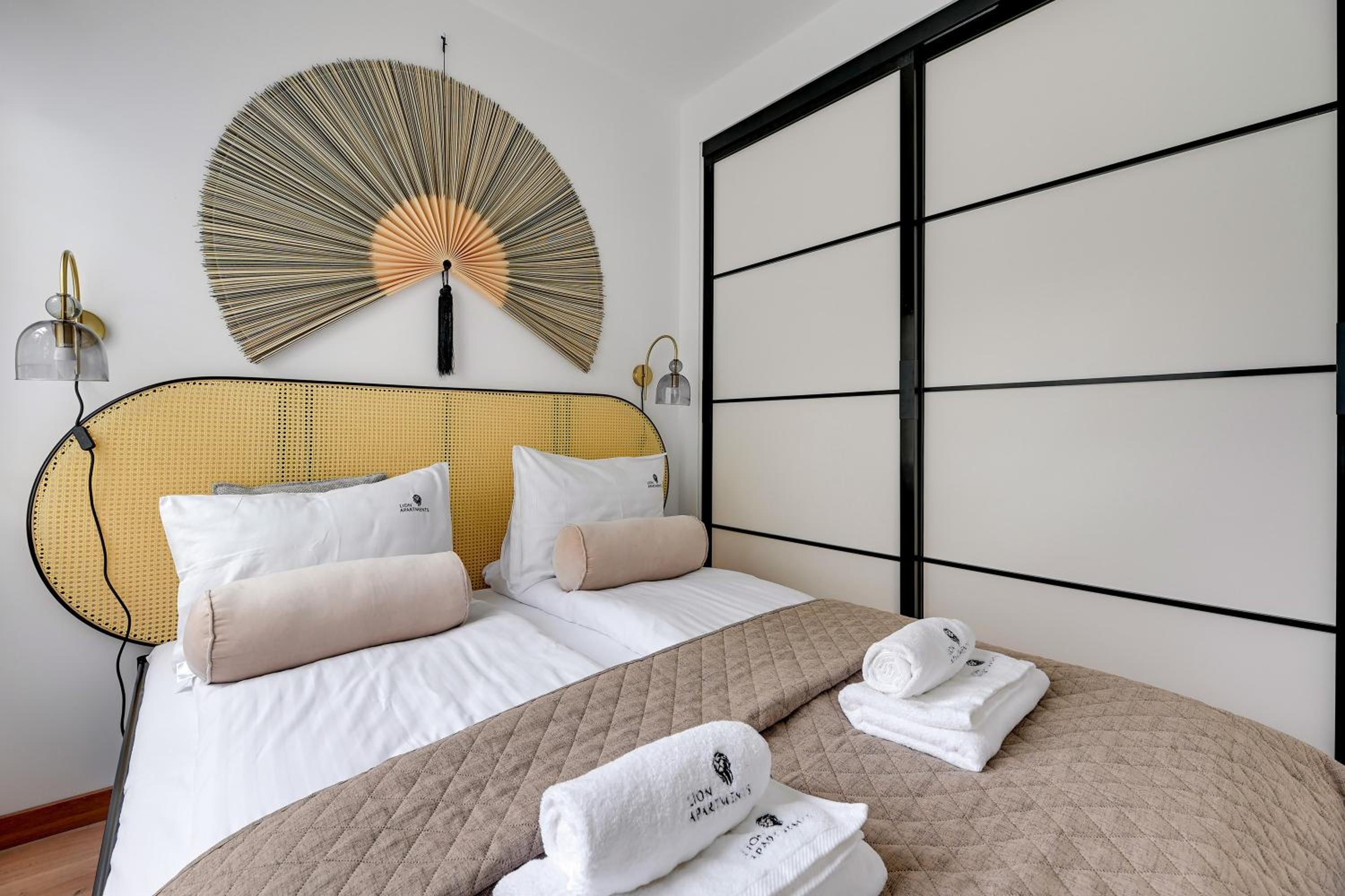 Palm Beach Apartments with terrace & parking by Lion Apartments