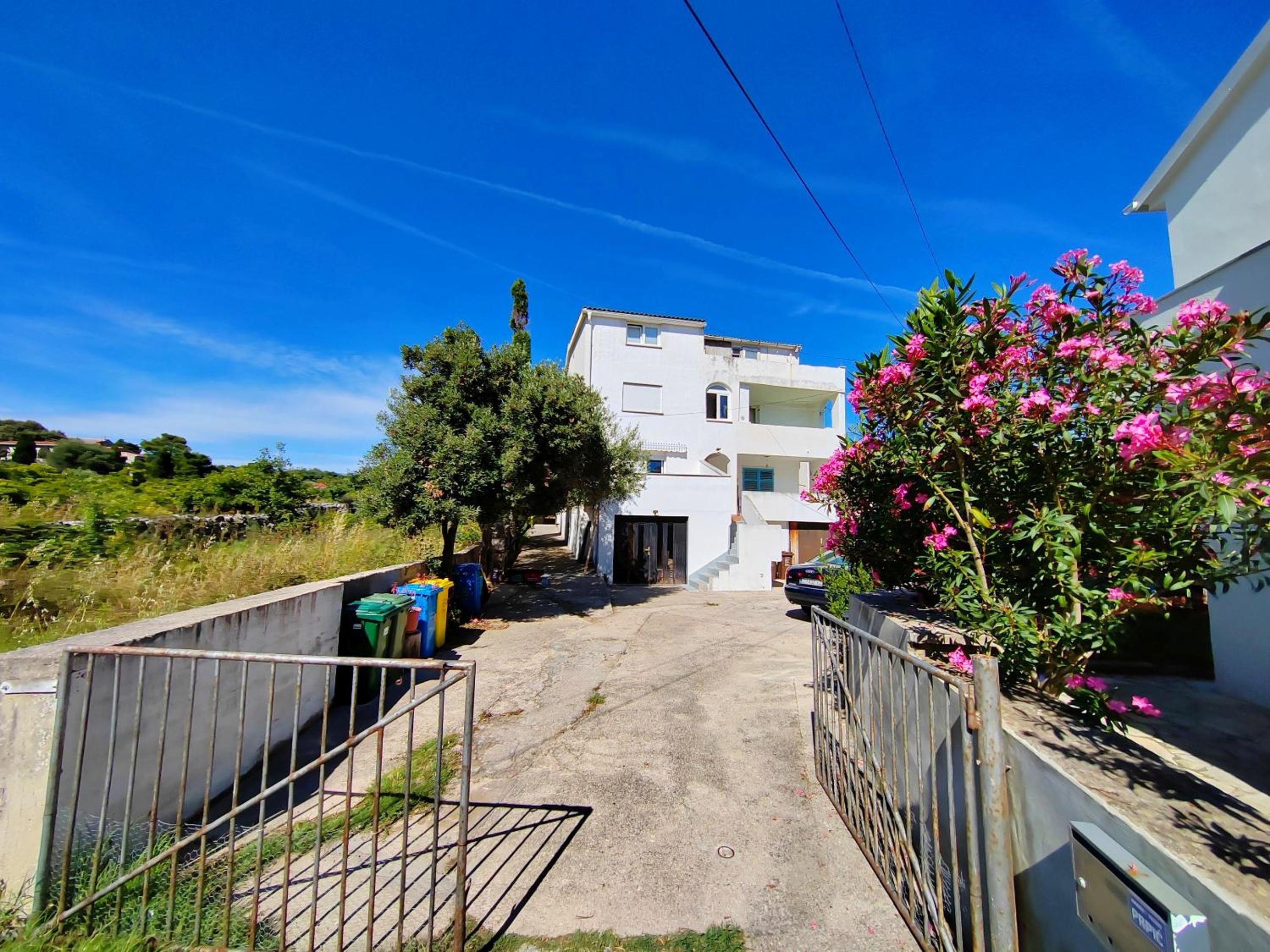 Poncho Apartment Close to Center
