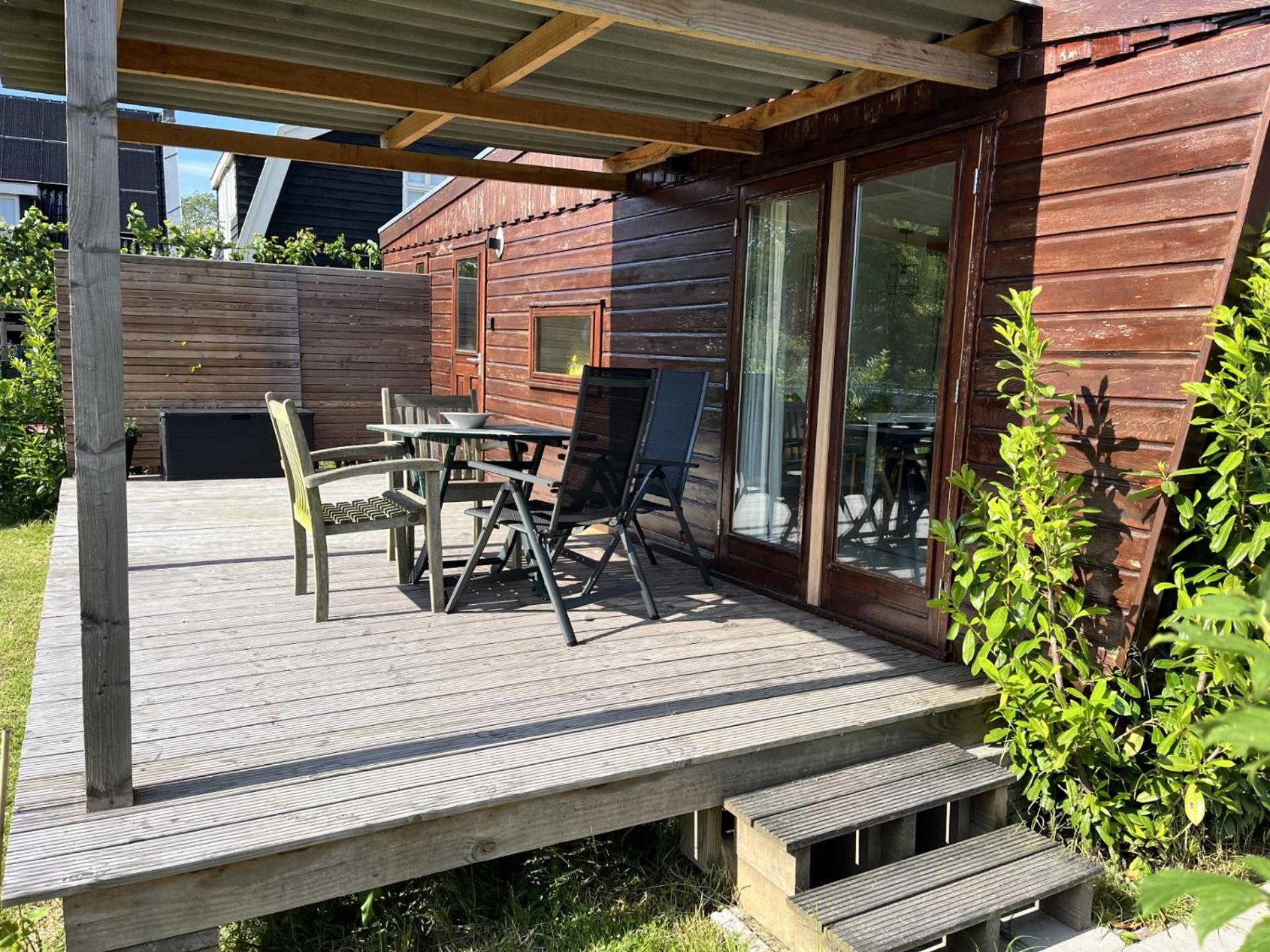 Vrijstaand chalet met veel buitenruimte en veranda view 4