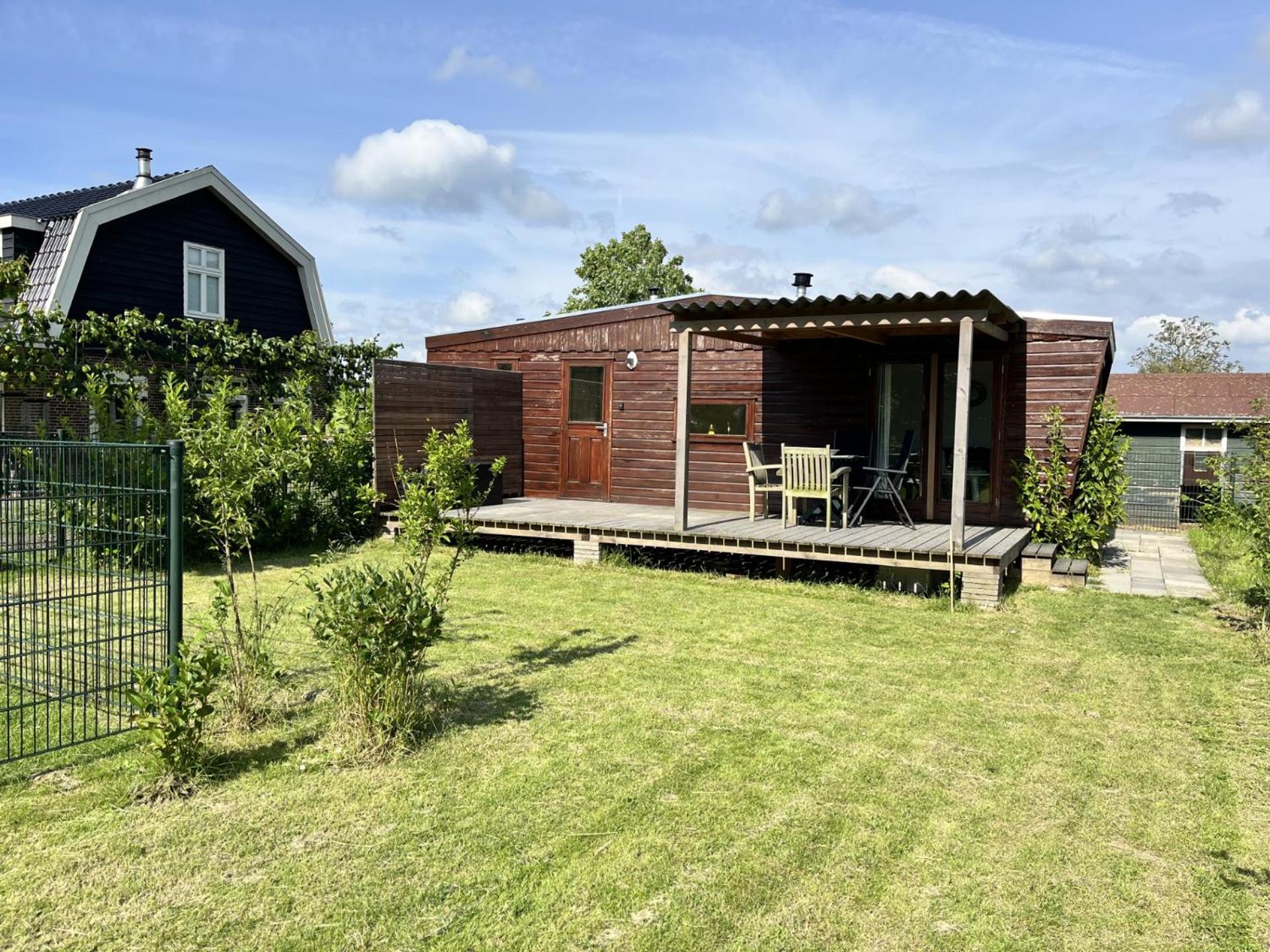 Vrijstaand chalet met veel buitenruimte en veranda view 5
