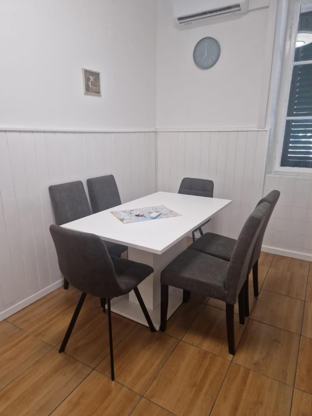 Apartment Pape