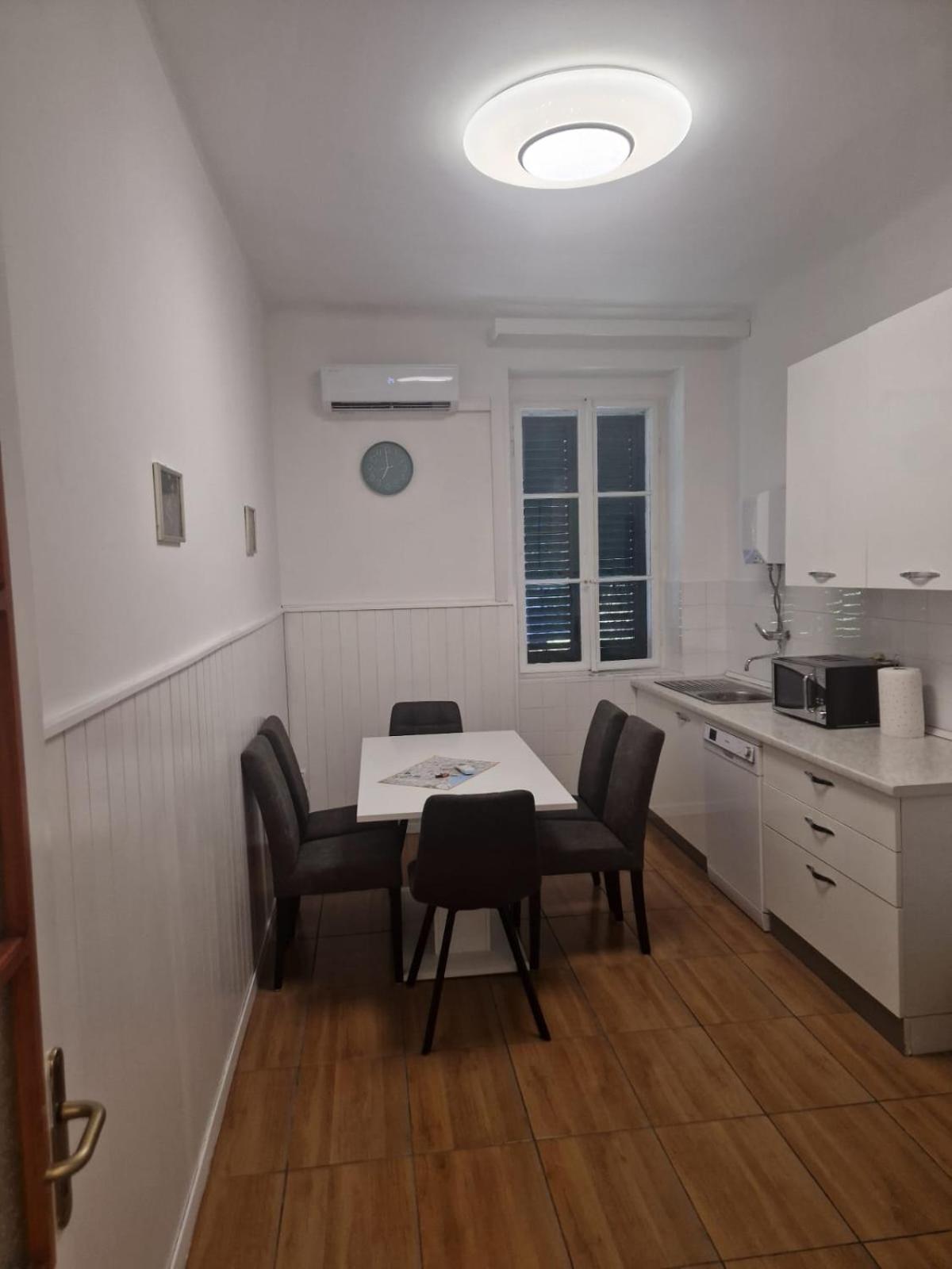 Apartment Pape