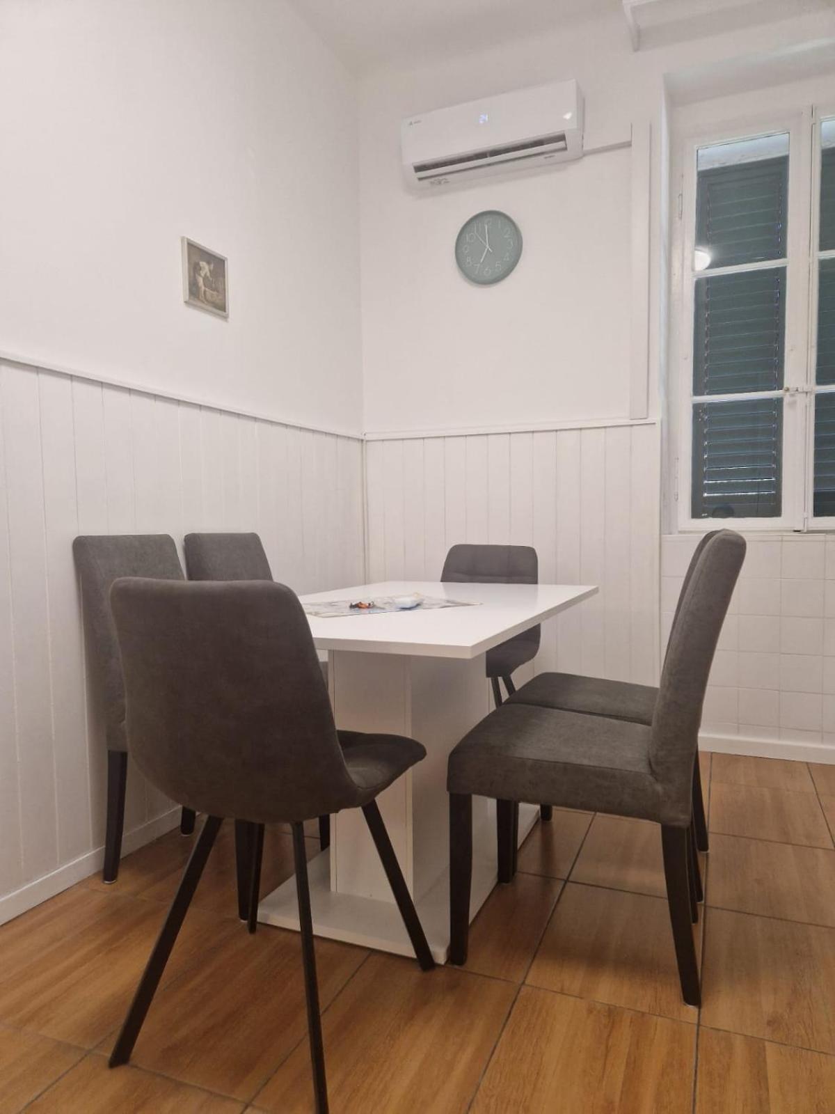 Apartment Pape
