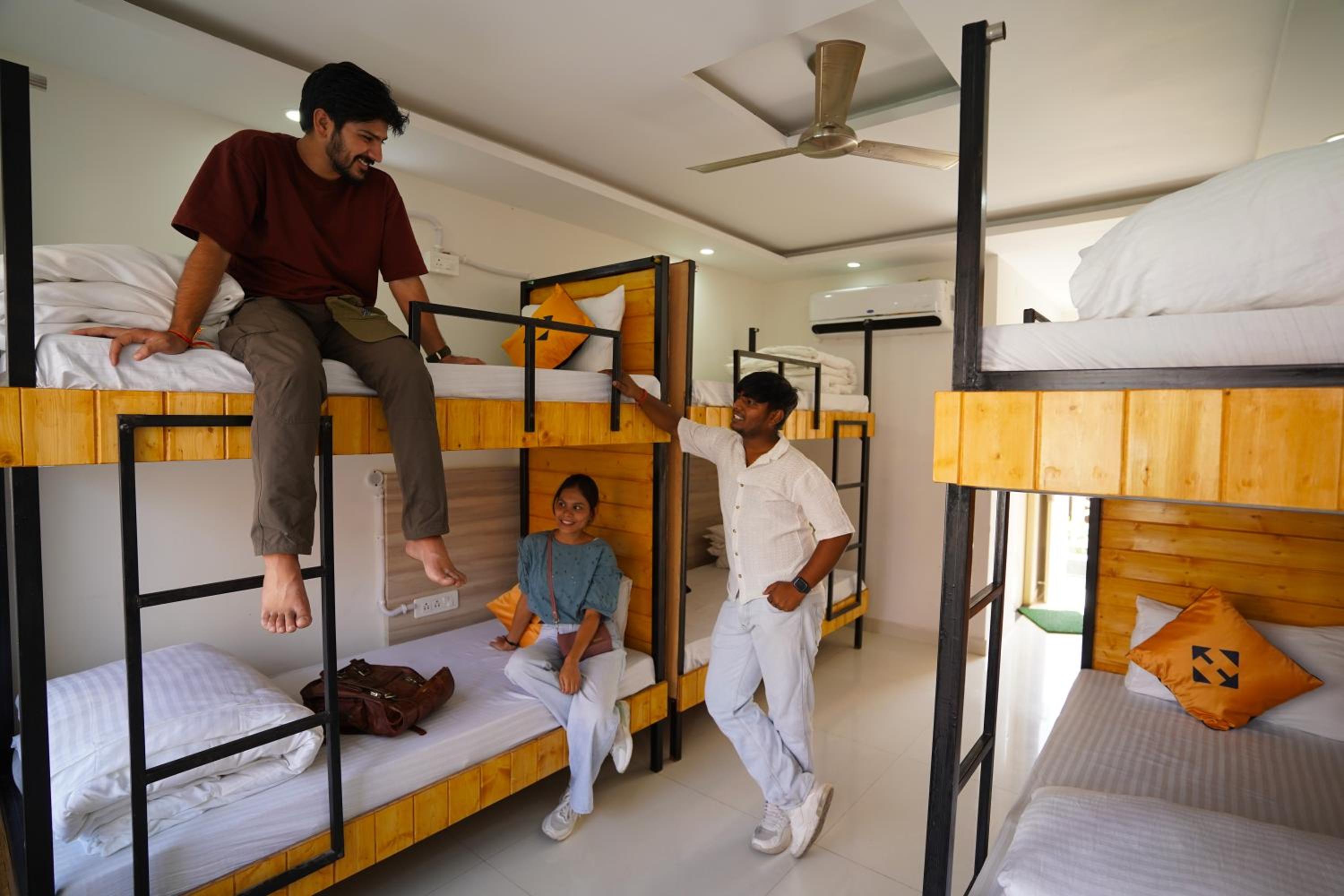 Hide-In Rishikesh, Laxman Jhula view 3