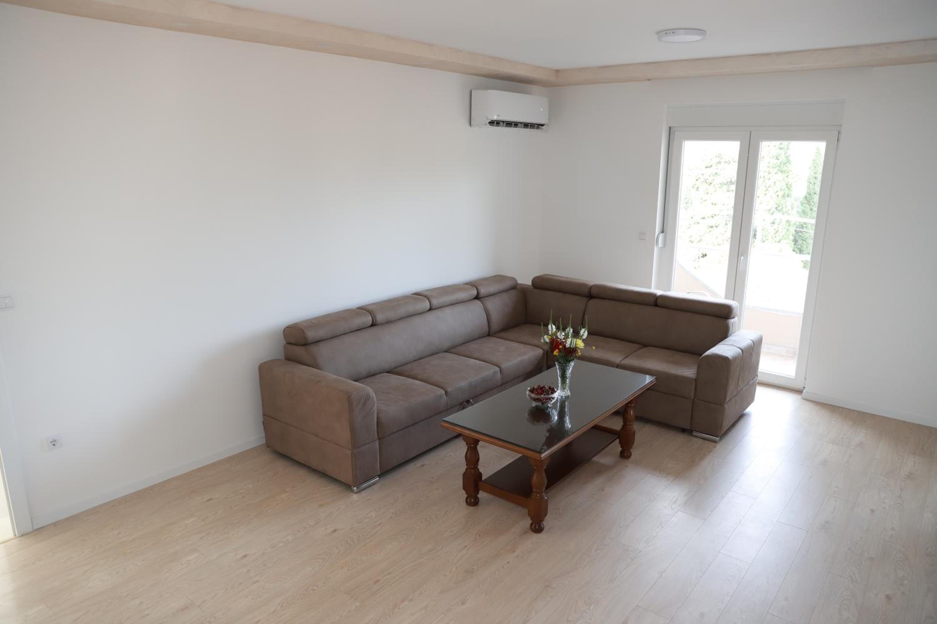 Apartmani Lara