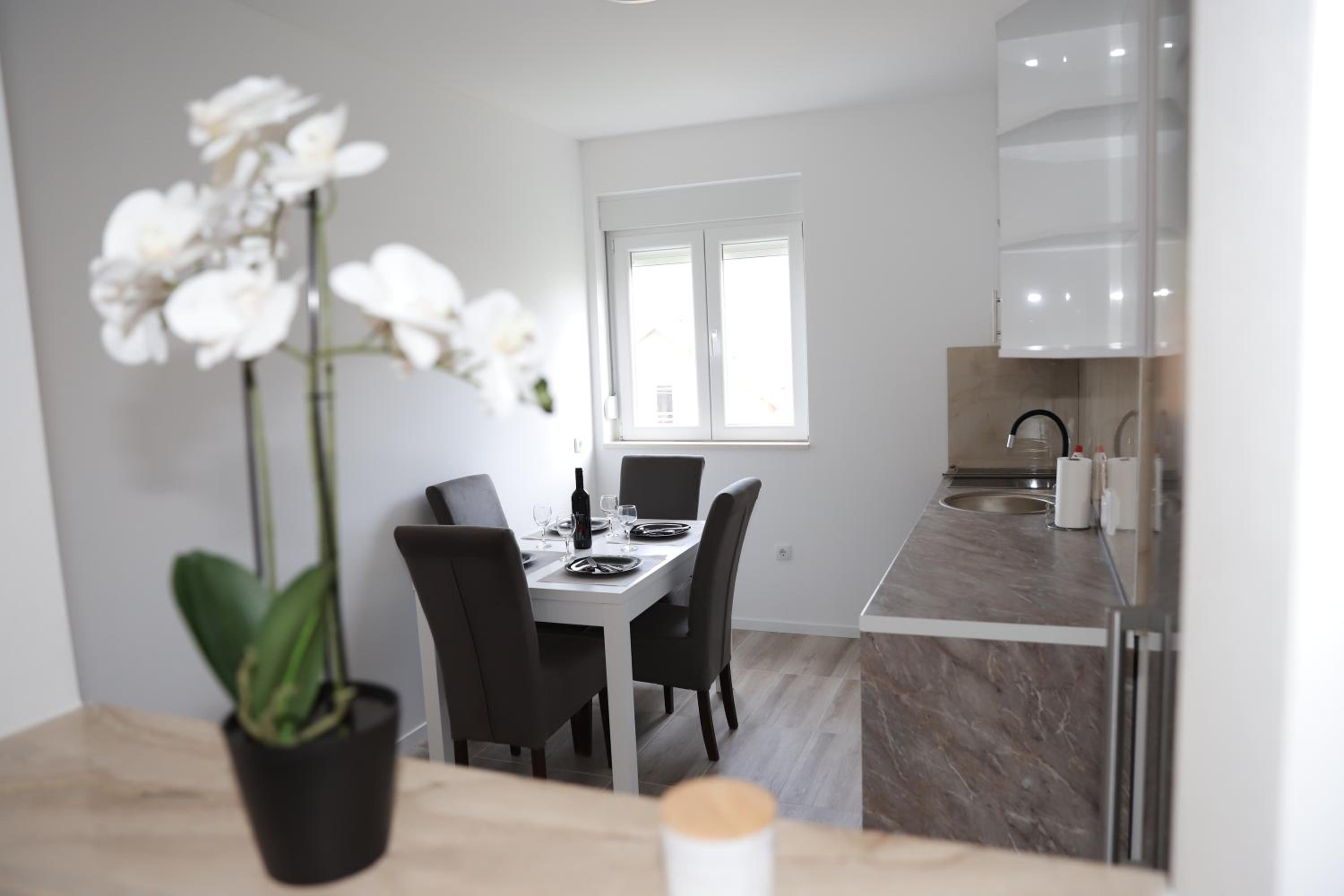 Apartmani Lara
