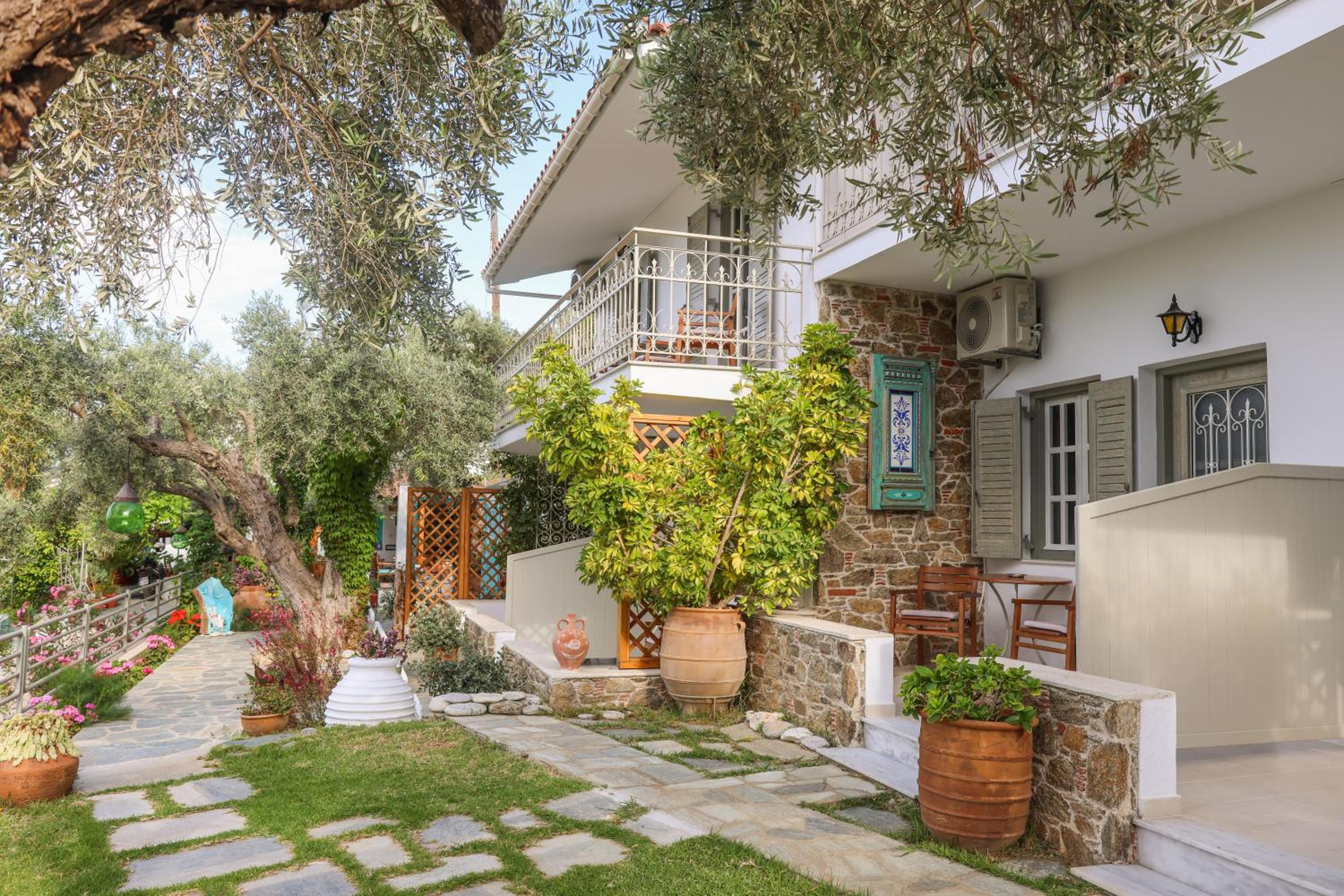 Studios Villa Eleni view 3