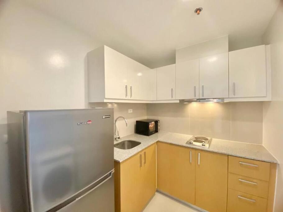 Stylish Urban Retreat in the Heart of BGC