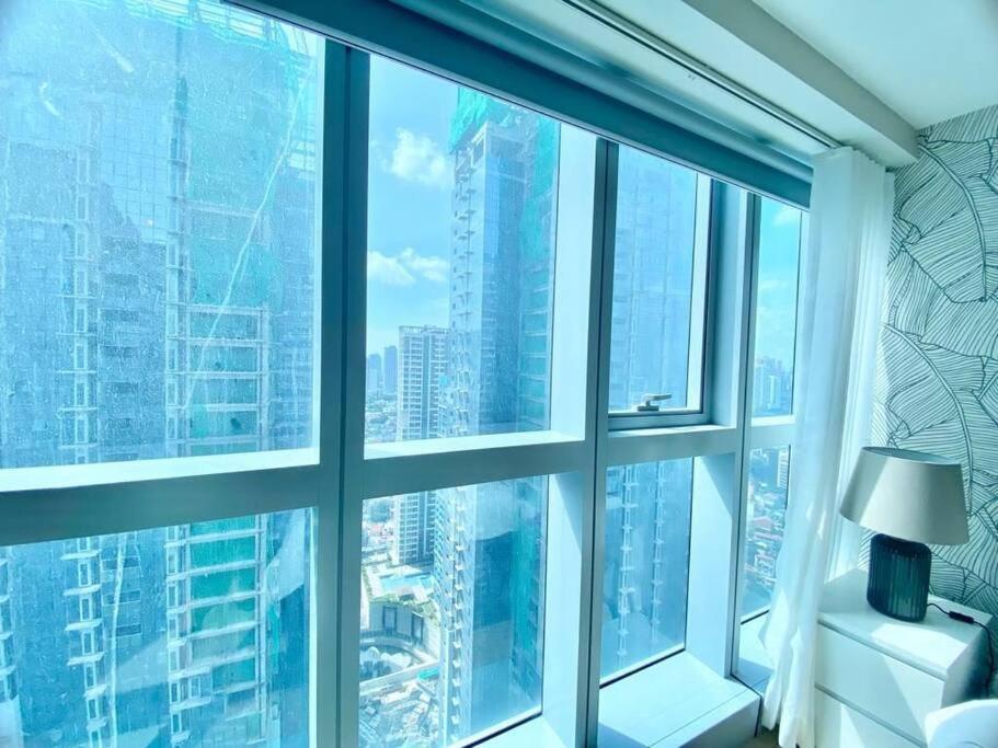 Stylish Urban Retreat in the Heart of BGC