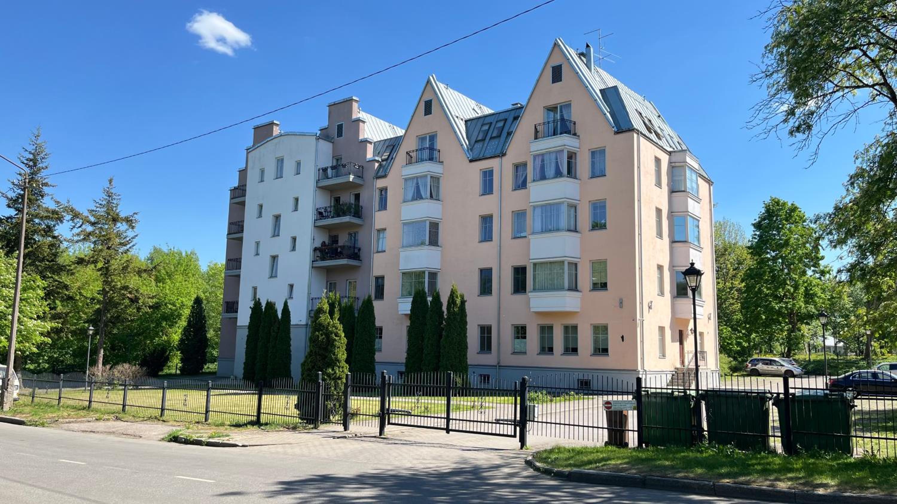 Caesar Apartments
