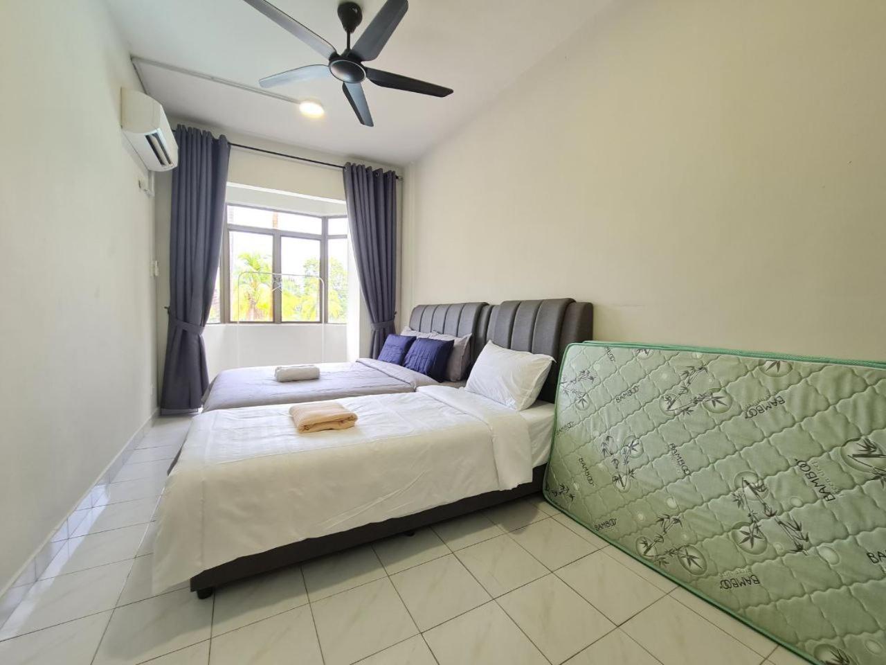 1-5pax Suite - FREE BBQ, Beach Front, Swimming Pool photo 2