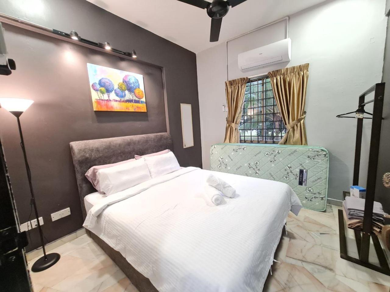 1-5pax Suite - FREE BBQ, Beach Front, Swimming Pool photo 6