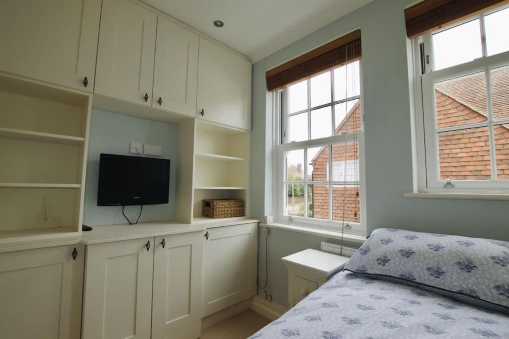 Exquisite location close to the sea! view 3