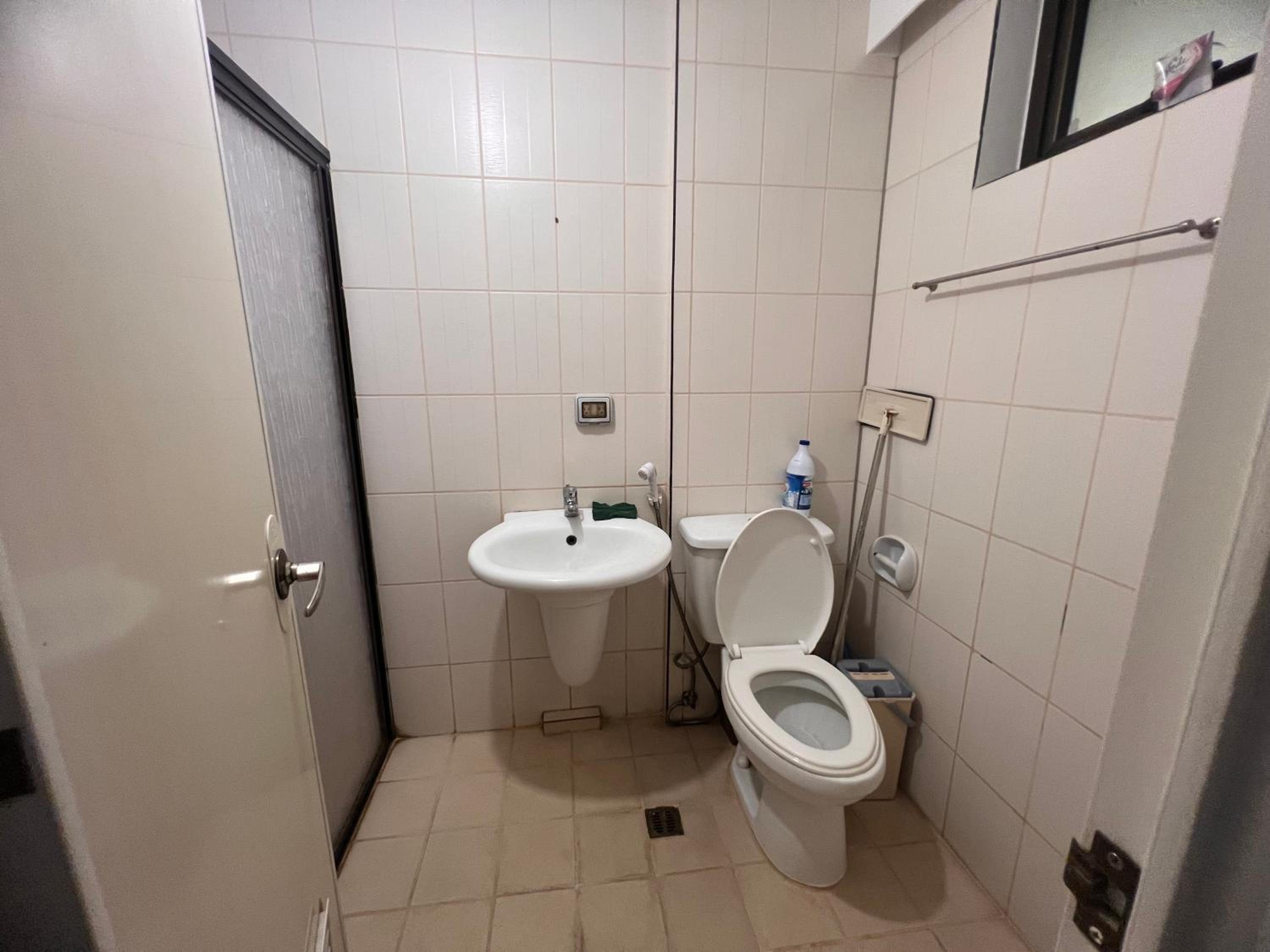 Studio unit for rent view 3