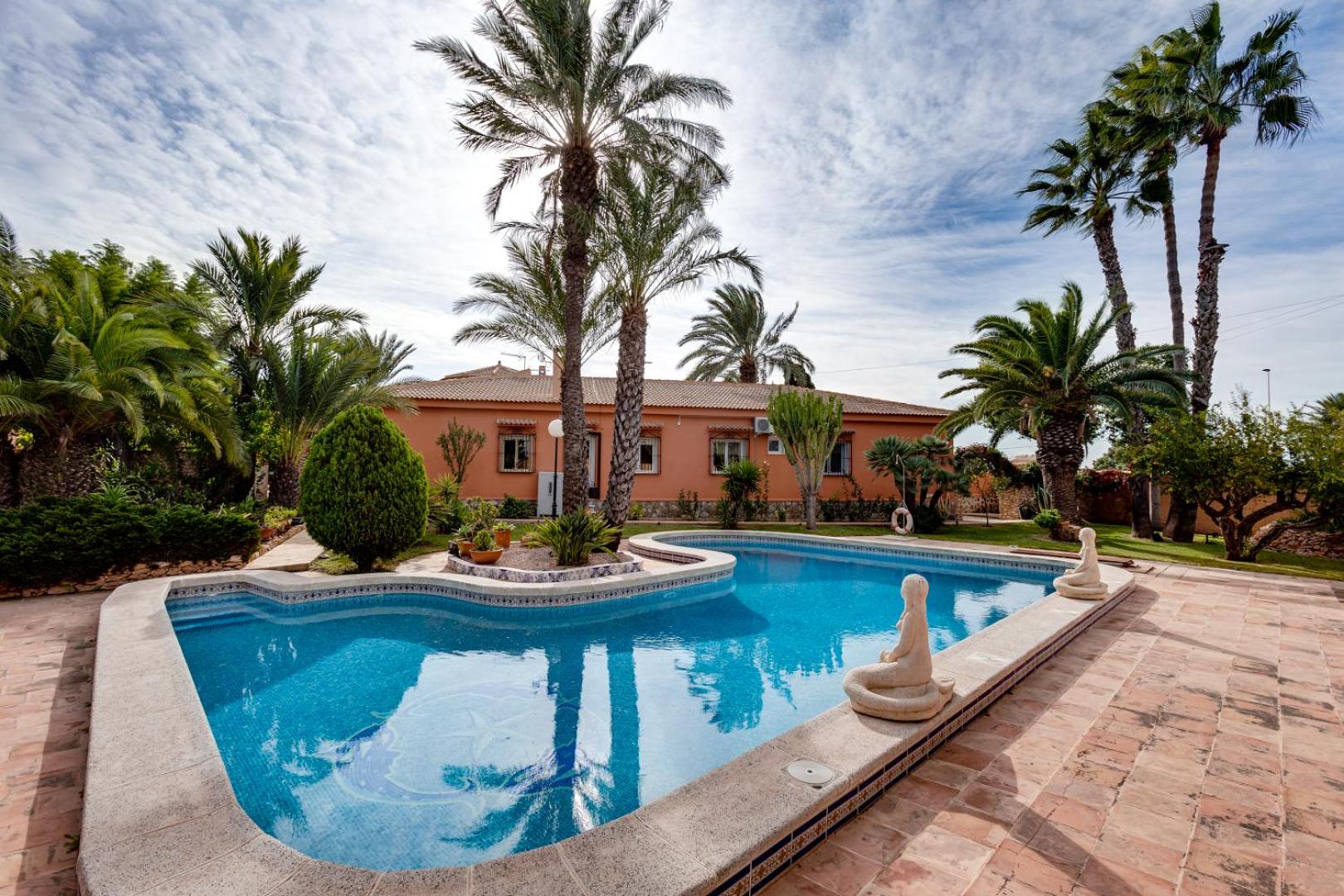 Apartamento Esclusivo con Piscina e Giardino