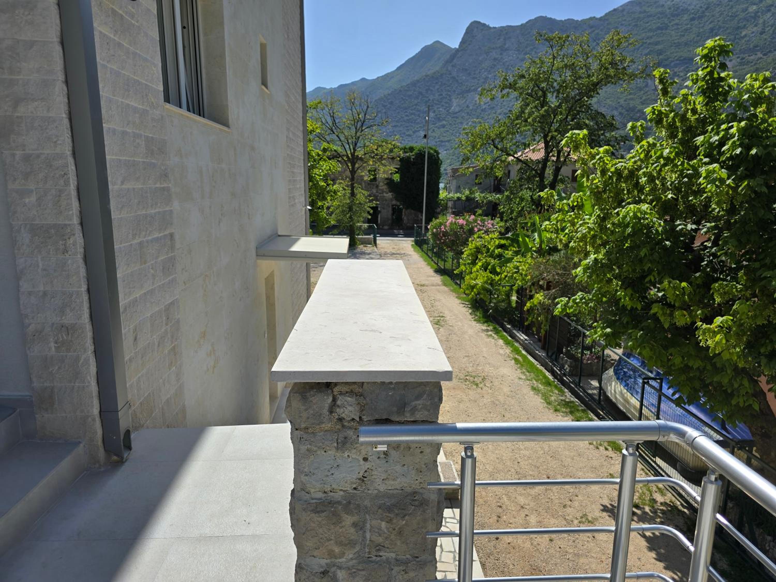 Photo 44