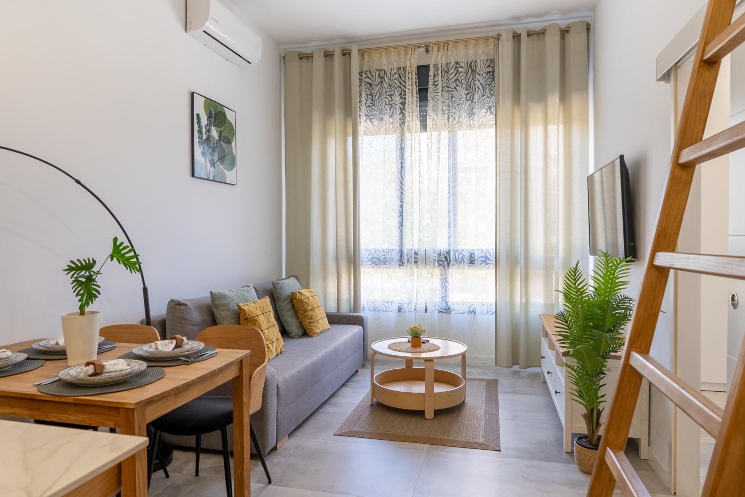 Hotel Global Eco B3 - Image 1