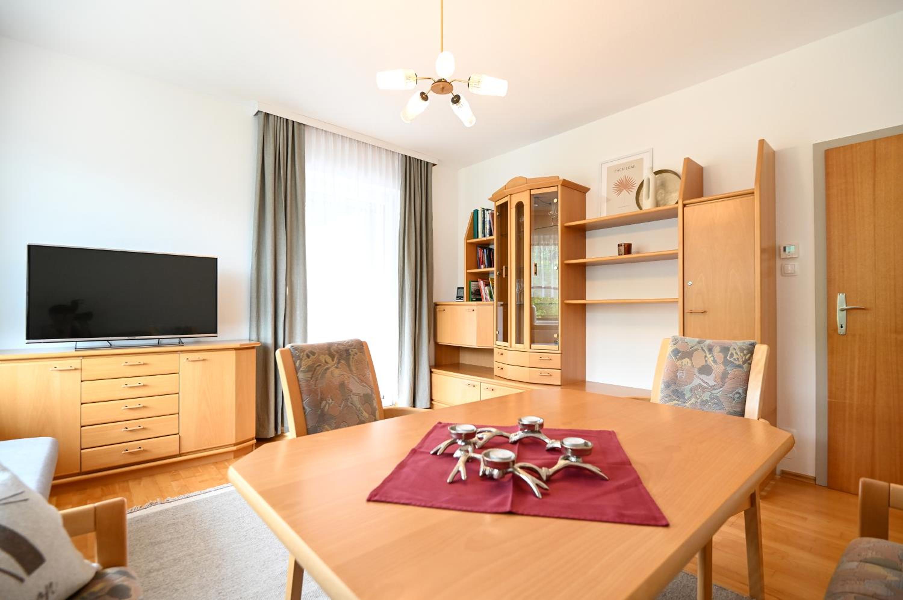 Ferienhaus JOLOISIA mit Blick auf Planai