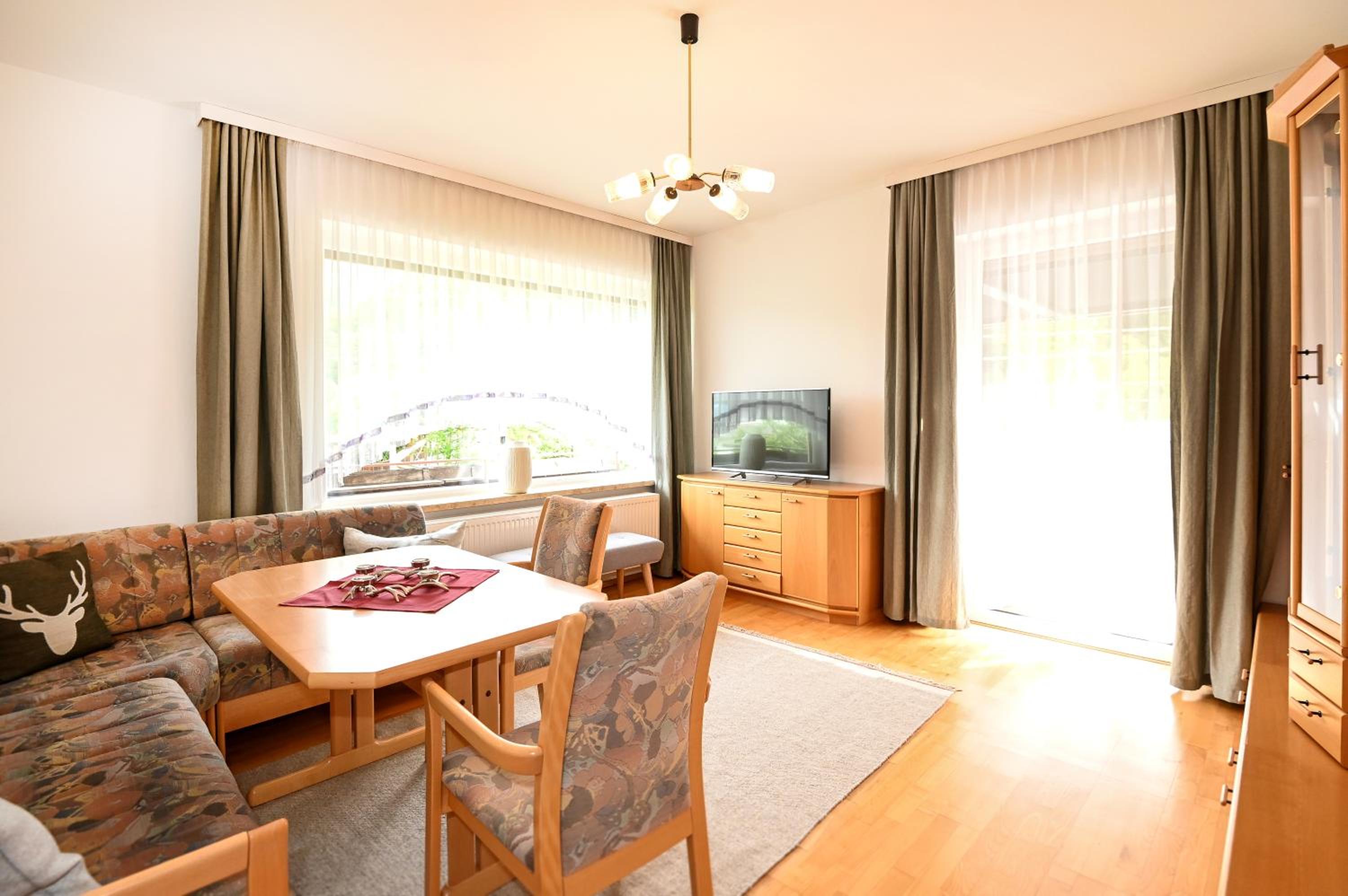Ferienhaus JOLOISIA mit Blick auf Planai