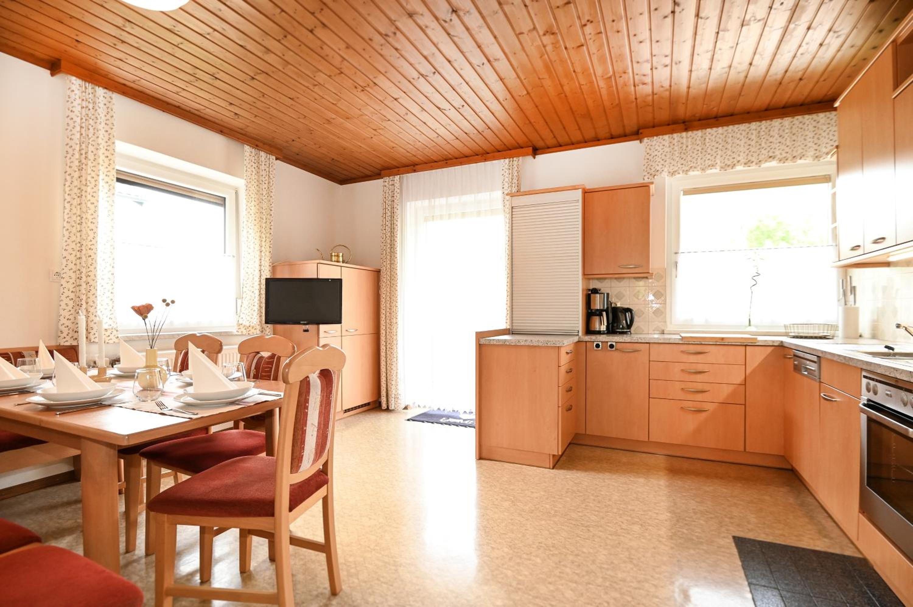 Ferienhaus JOLOISIA mit Blick auf Planai