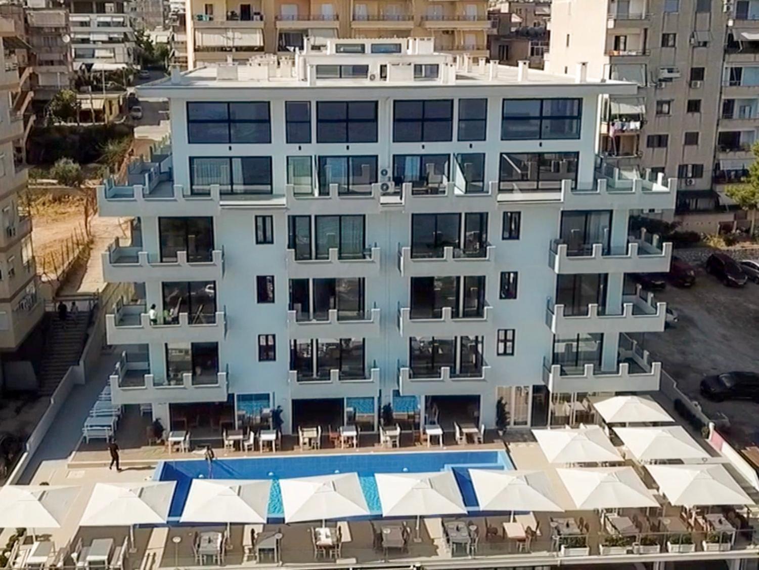 Hotel Azure Sea Apartments - Image 1