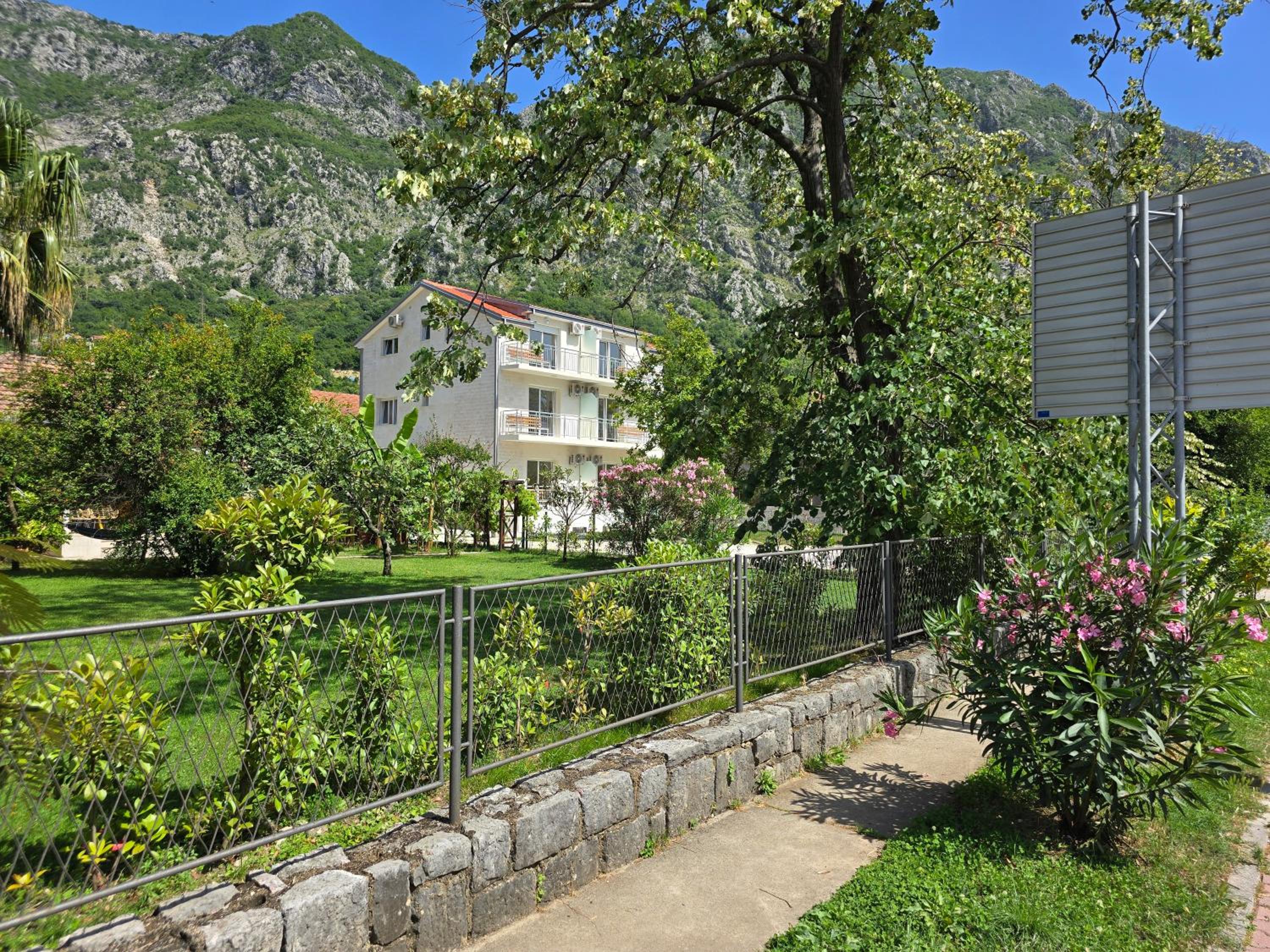 Villa BOJANA AS Aparments Risan view 2