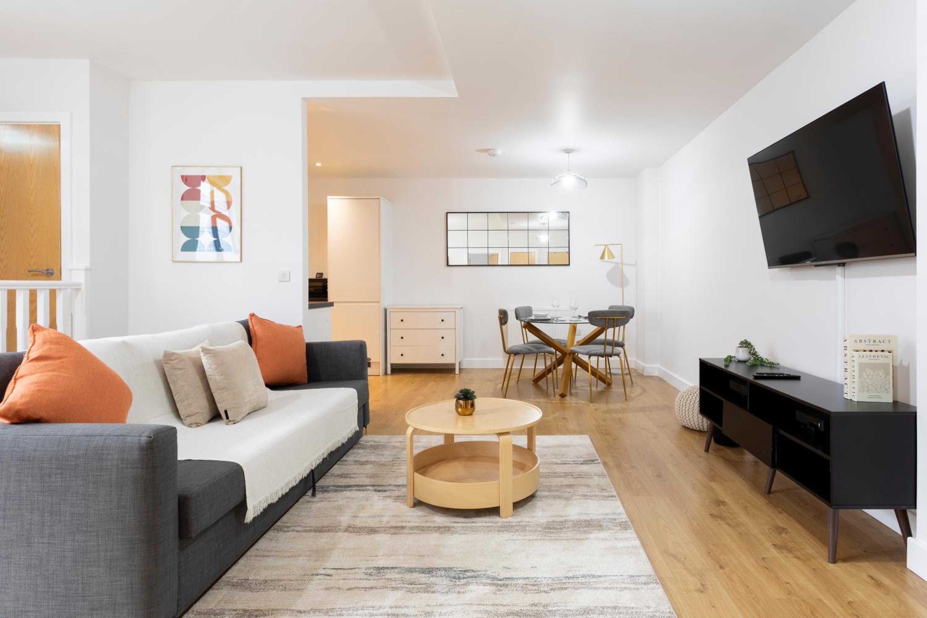 1 Bed Apartment - Redhill Central, Surrey, Gatwick #4, photo 6