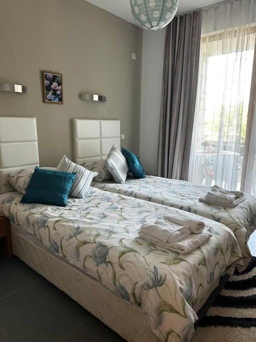 Apartment in Paradise View complex