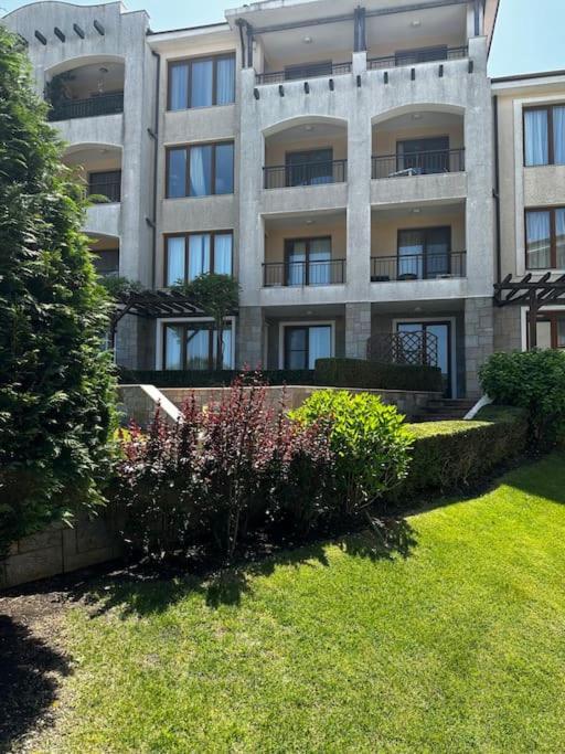 Apartment in Paradise View complex