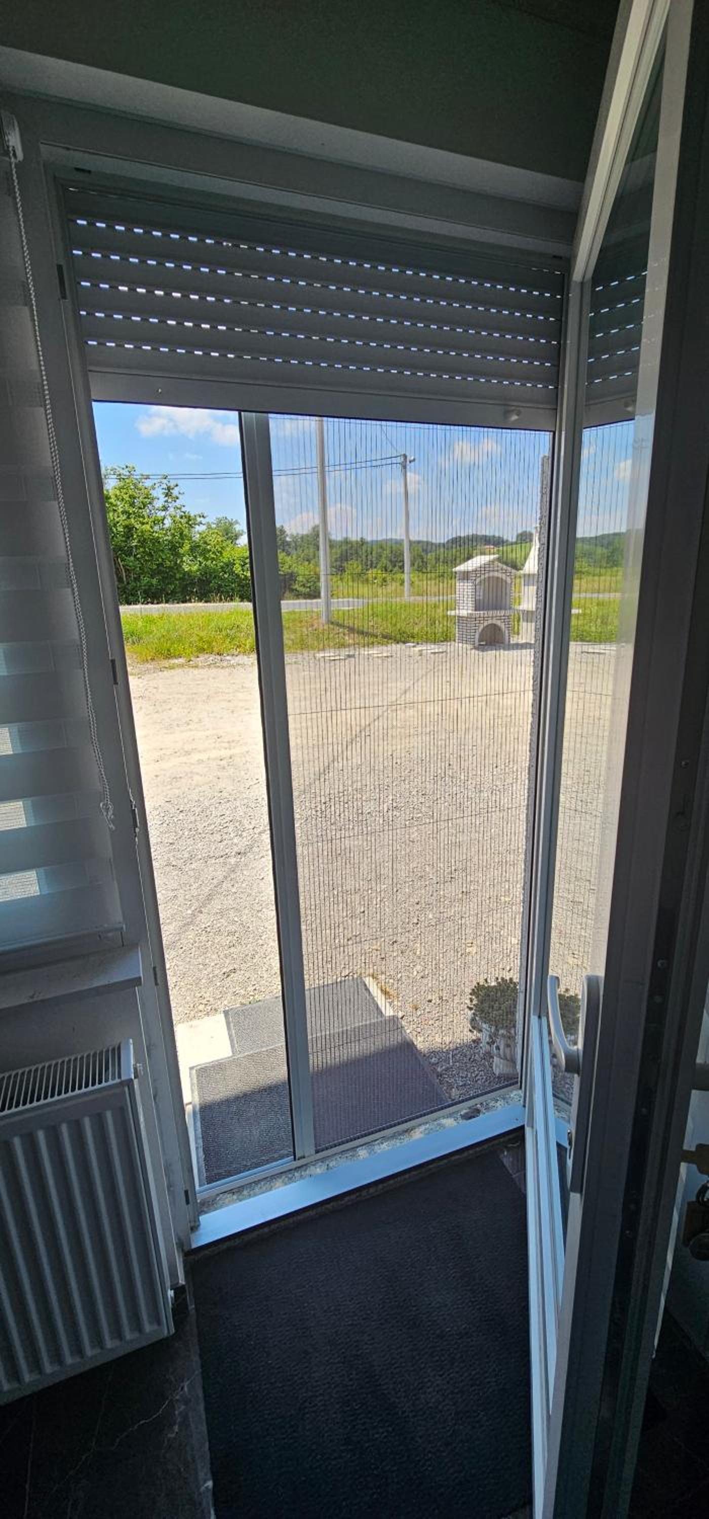 ENA 1&2 apartments-free parking 2200 m2-truck,trailer,boats friendly-EASY D1 access
