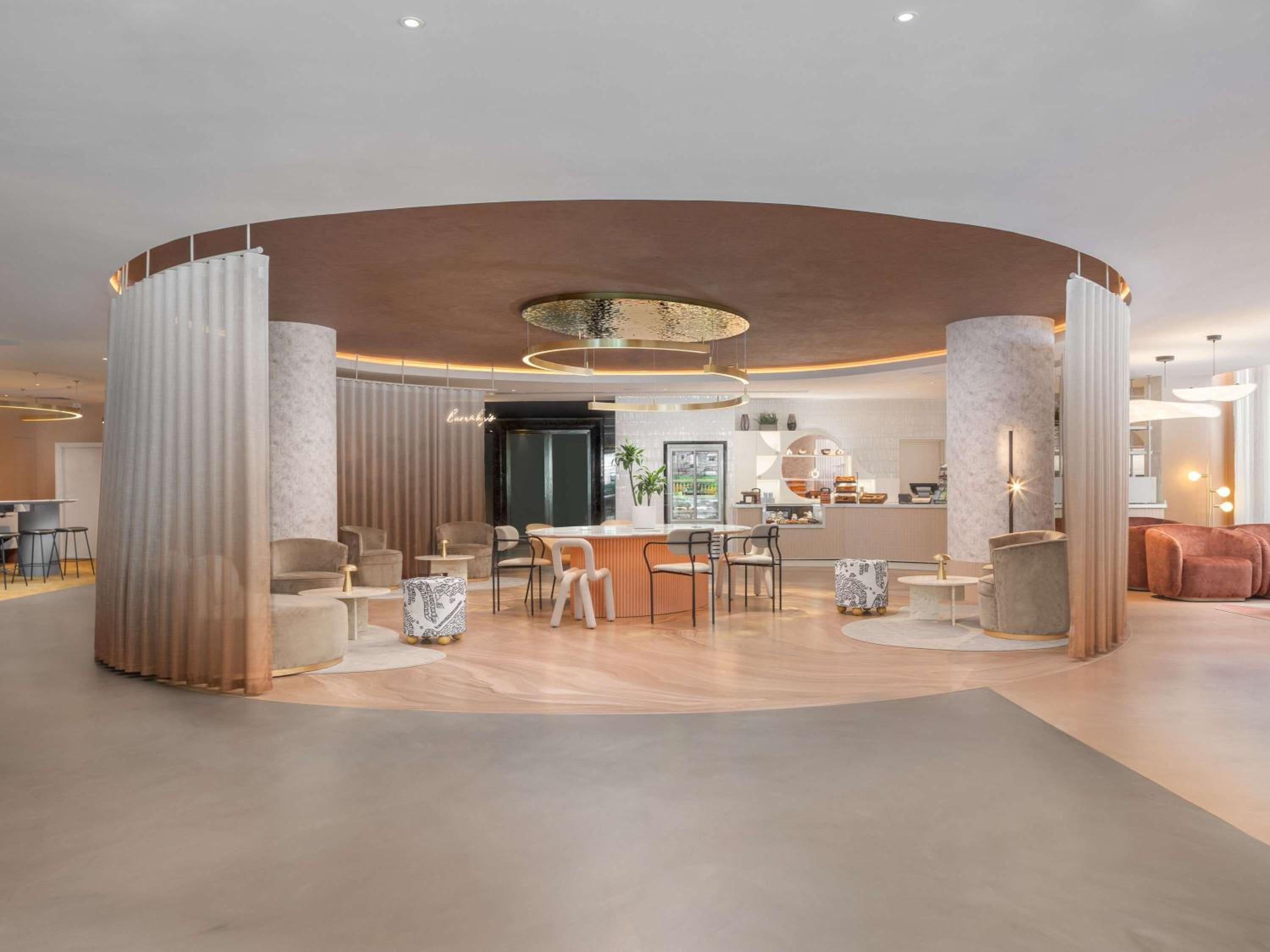 Hotel Mercure London Earls Court - Image 1